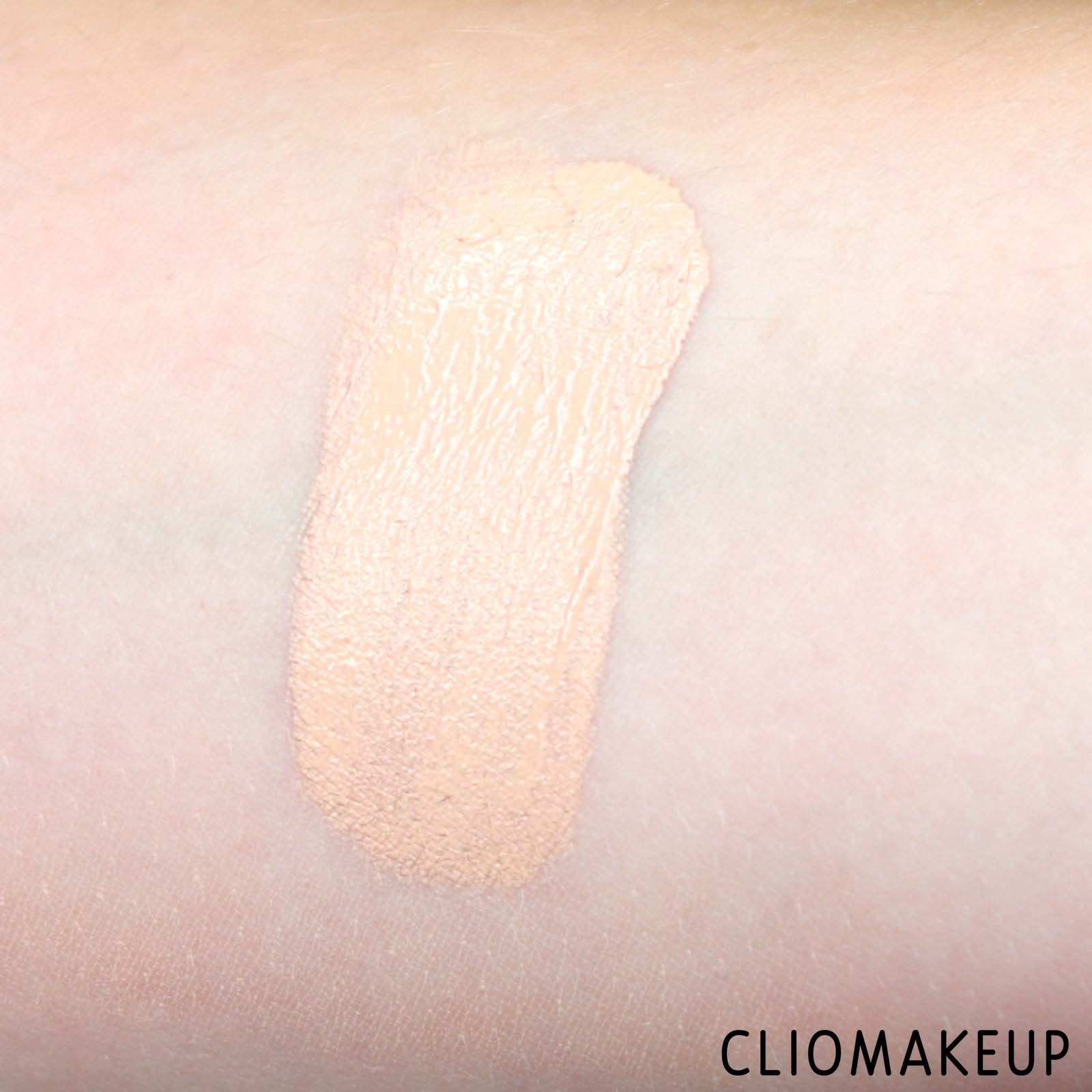 cliomakeup-recensione-correttore-charlotte-tilbury-magic-concealer-7