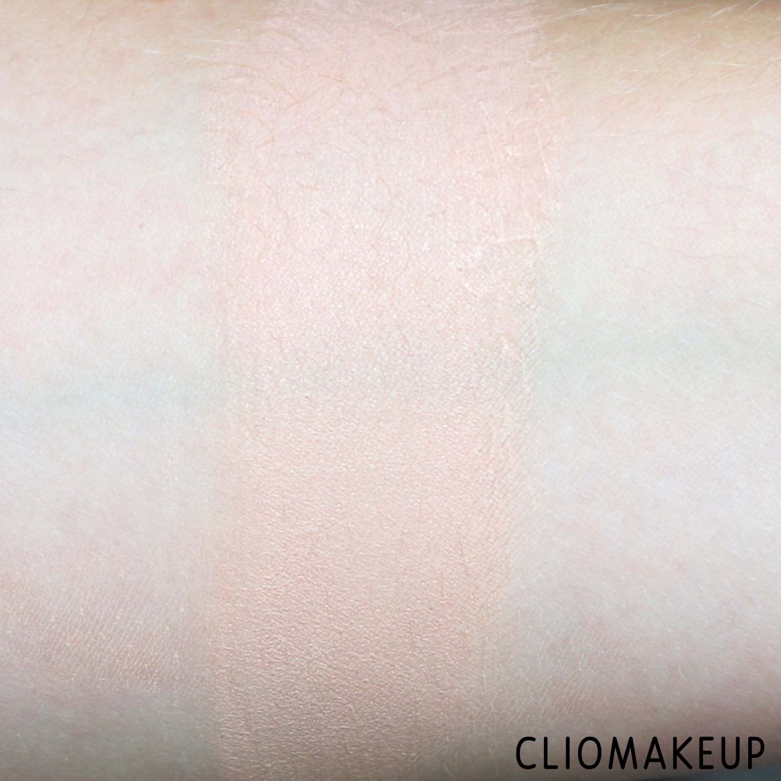 cliomakeup-recensione-correttore-charlotte-tilbury-magic-concealer-8