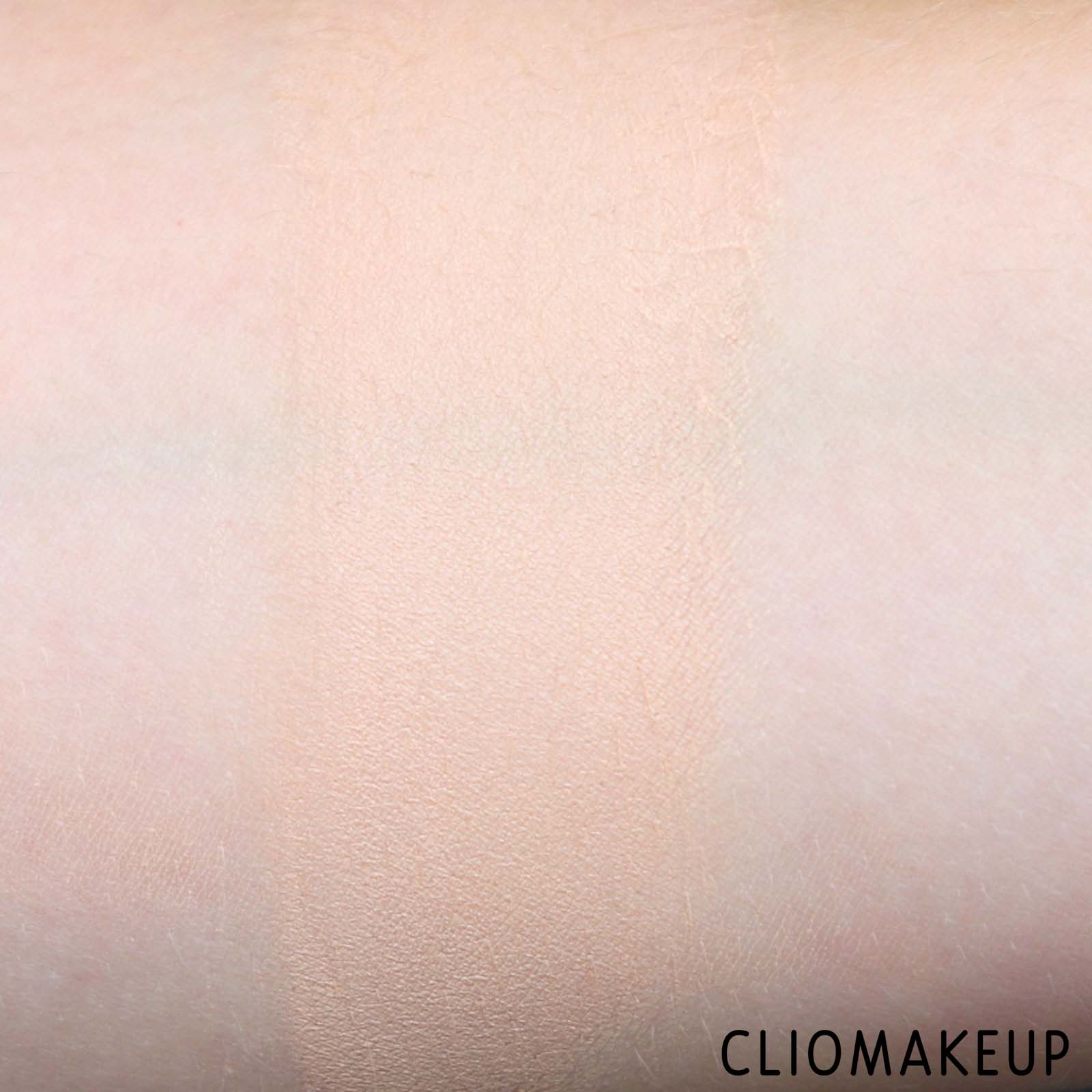 cliomakeup-recensione-correttore-charlotte-tilbury-magic-concealer-9