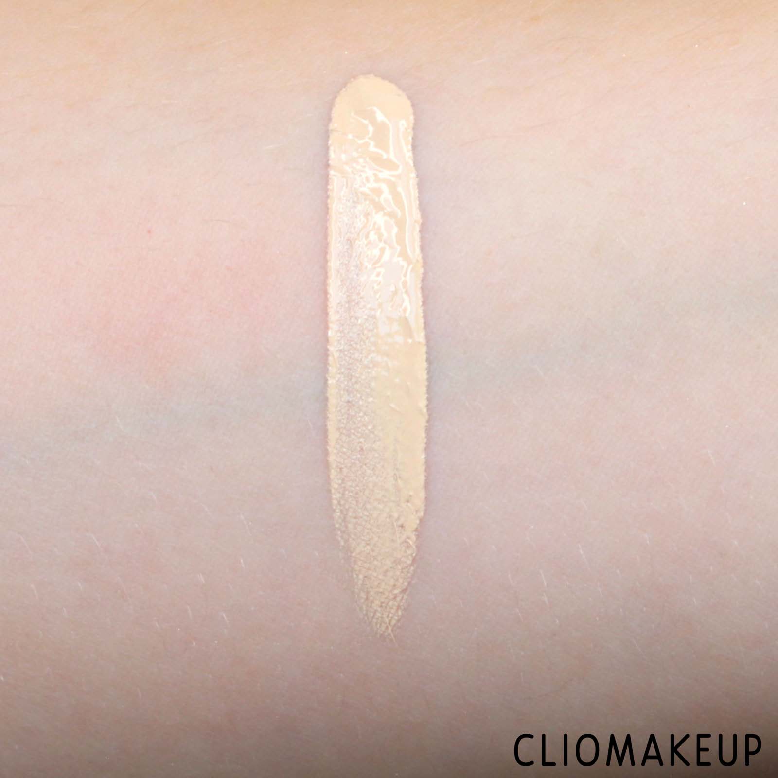 cliomakeup-recensione-correttore-mac-studio-fix-24-hour-smooth-wear-concealer-7