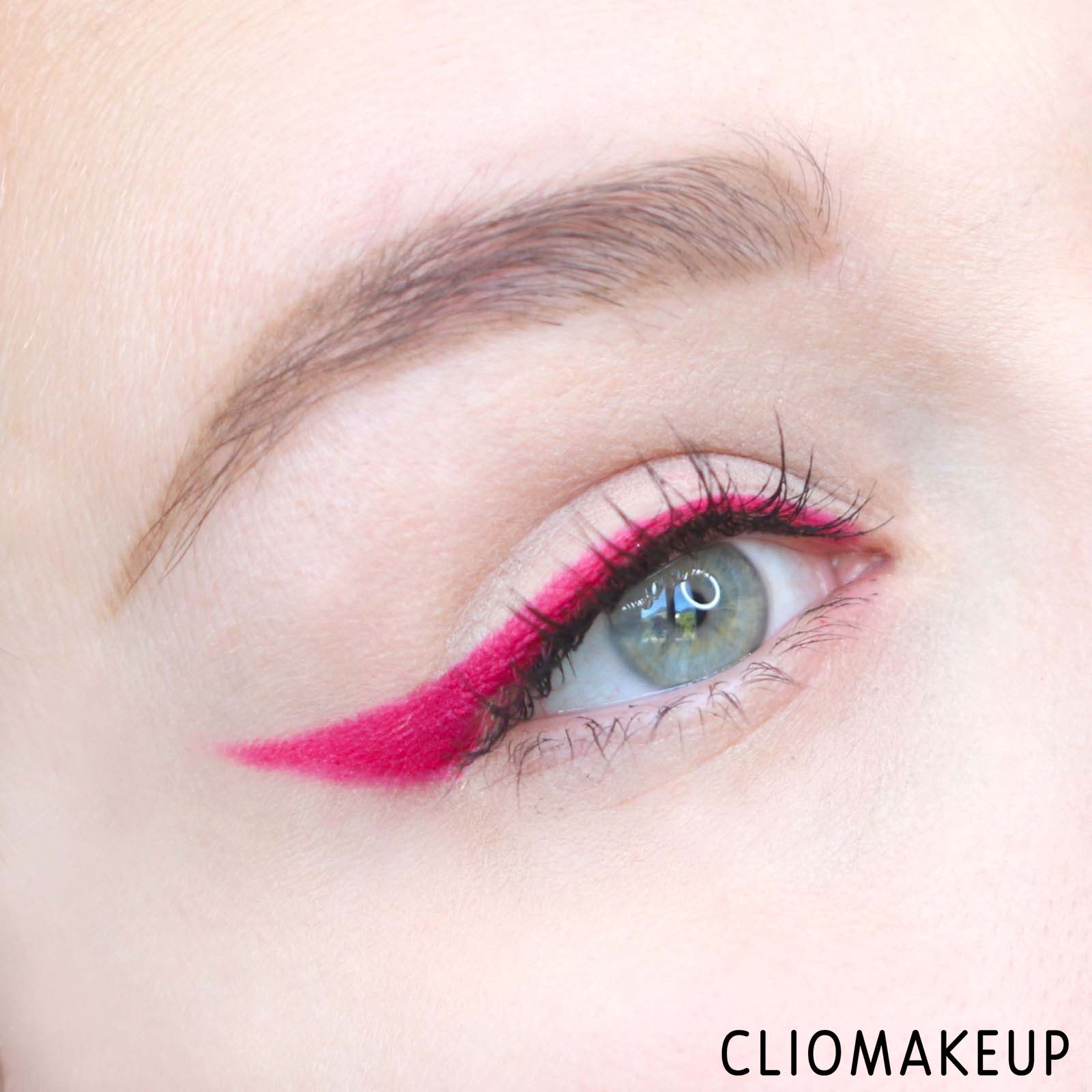 cliomakeup-recensione-matite-essence-electric-vibes-liner-11