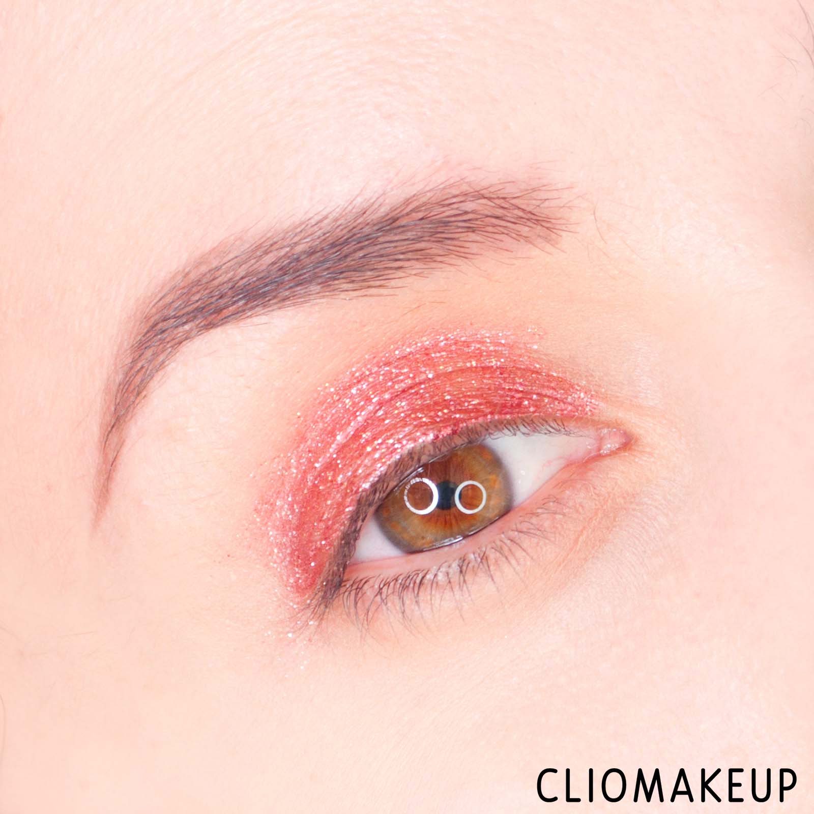 cliomakeup-recensione-ombretti-liquidi-nyx-glitter-goals-liquid-eyeshadow-14