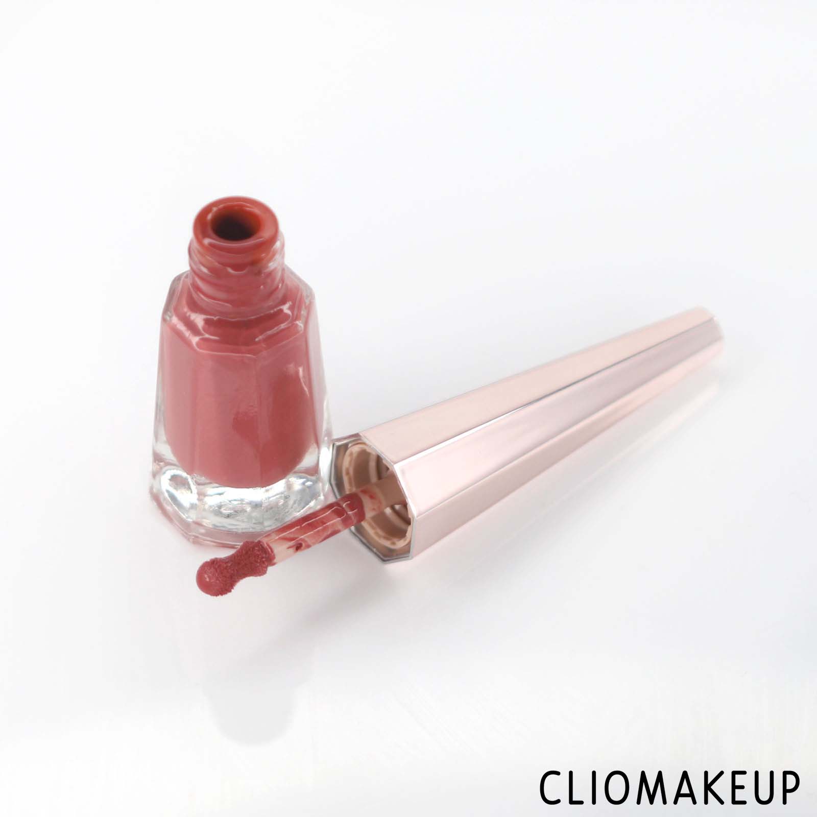 cliomakeup-recensione-rossetti-liquidi-fenty-beauty-stunna-lip-paint-uncuffed-5