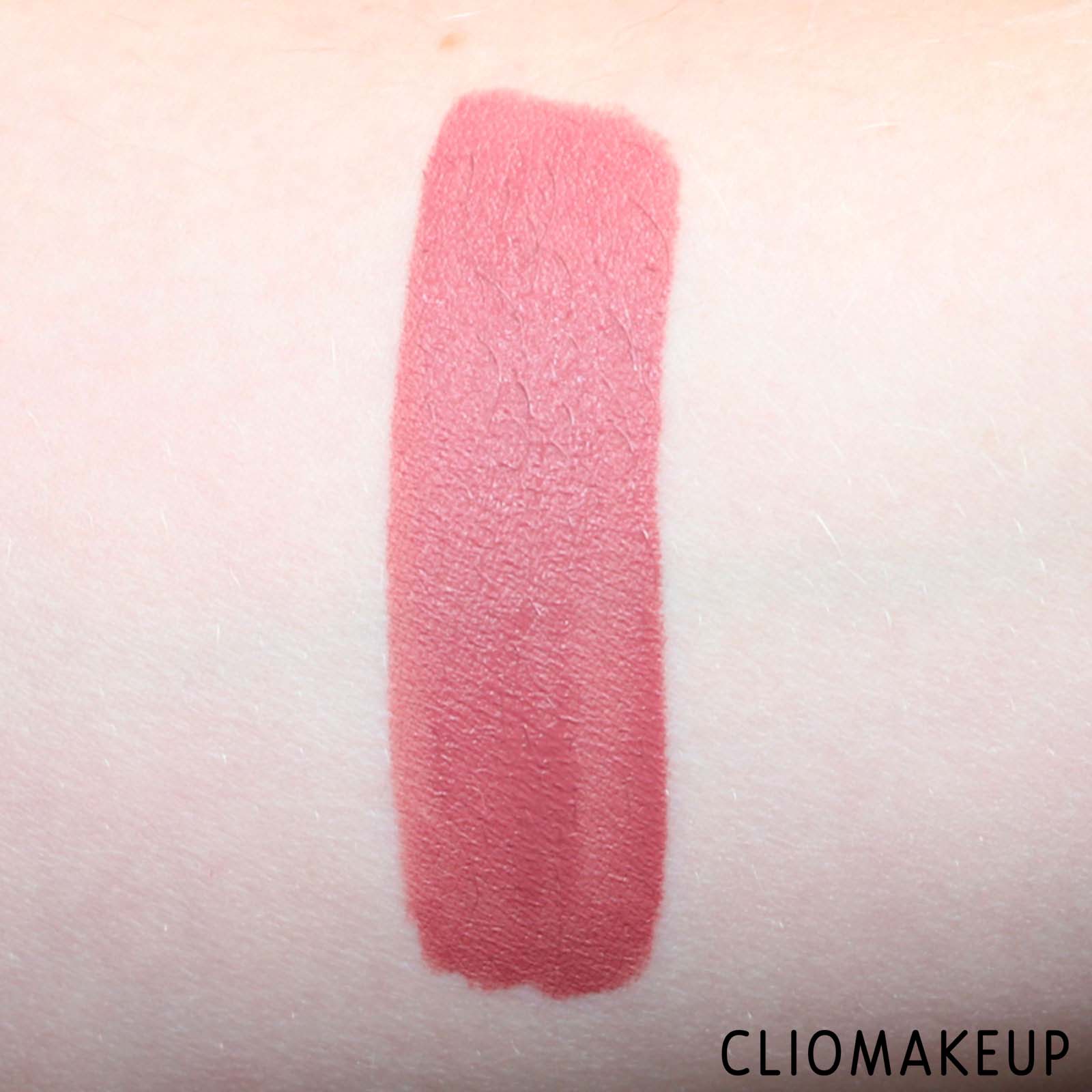 cliomakeup-recensione-rossetti-liquidi-fenty-beauty-stunna-lip-paint-uncuffed-7