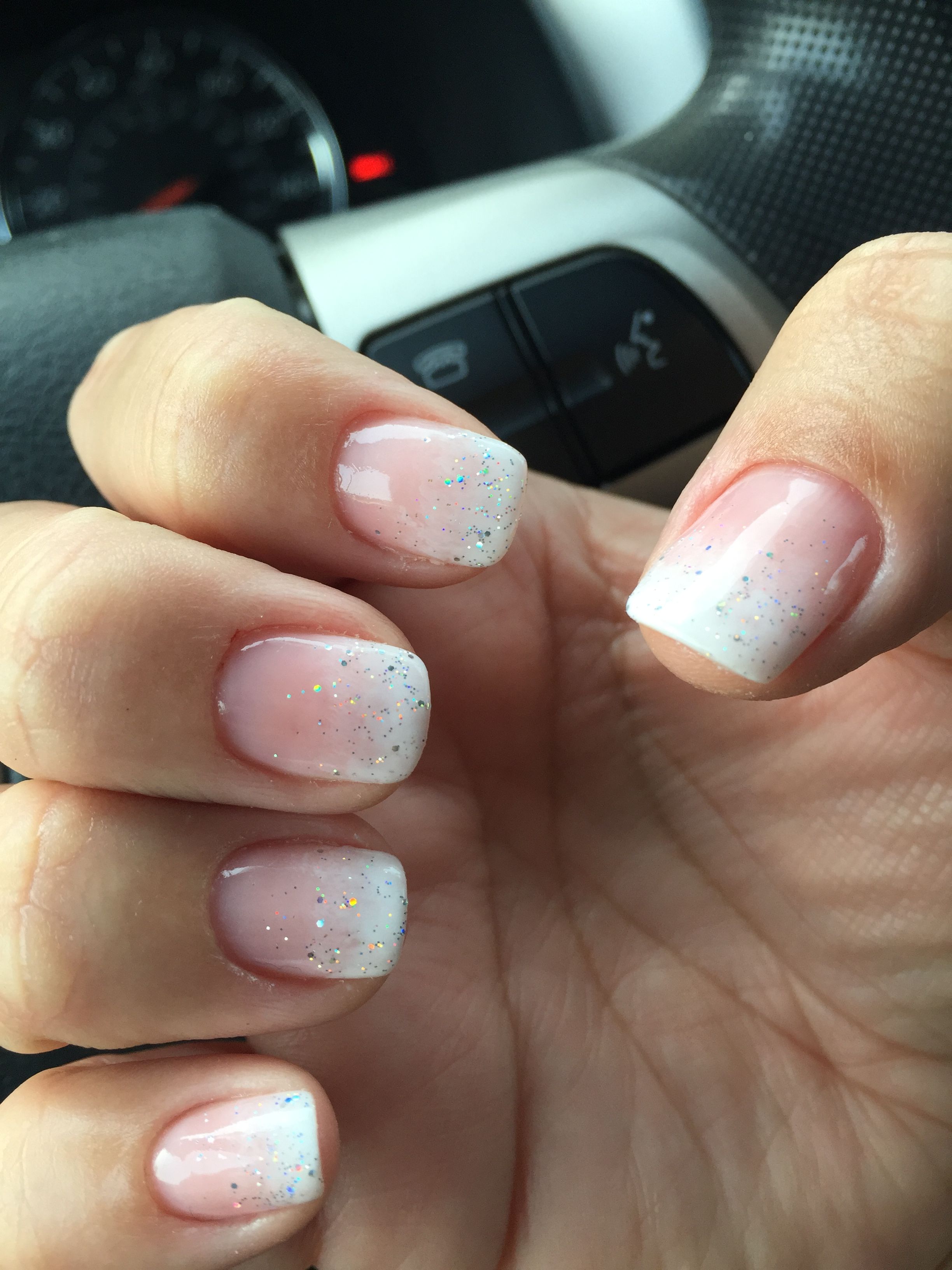 cliomakeup-manicure-feste-2018-15-baby-bloomers-glitter