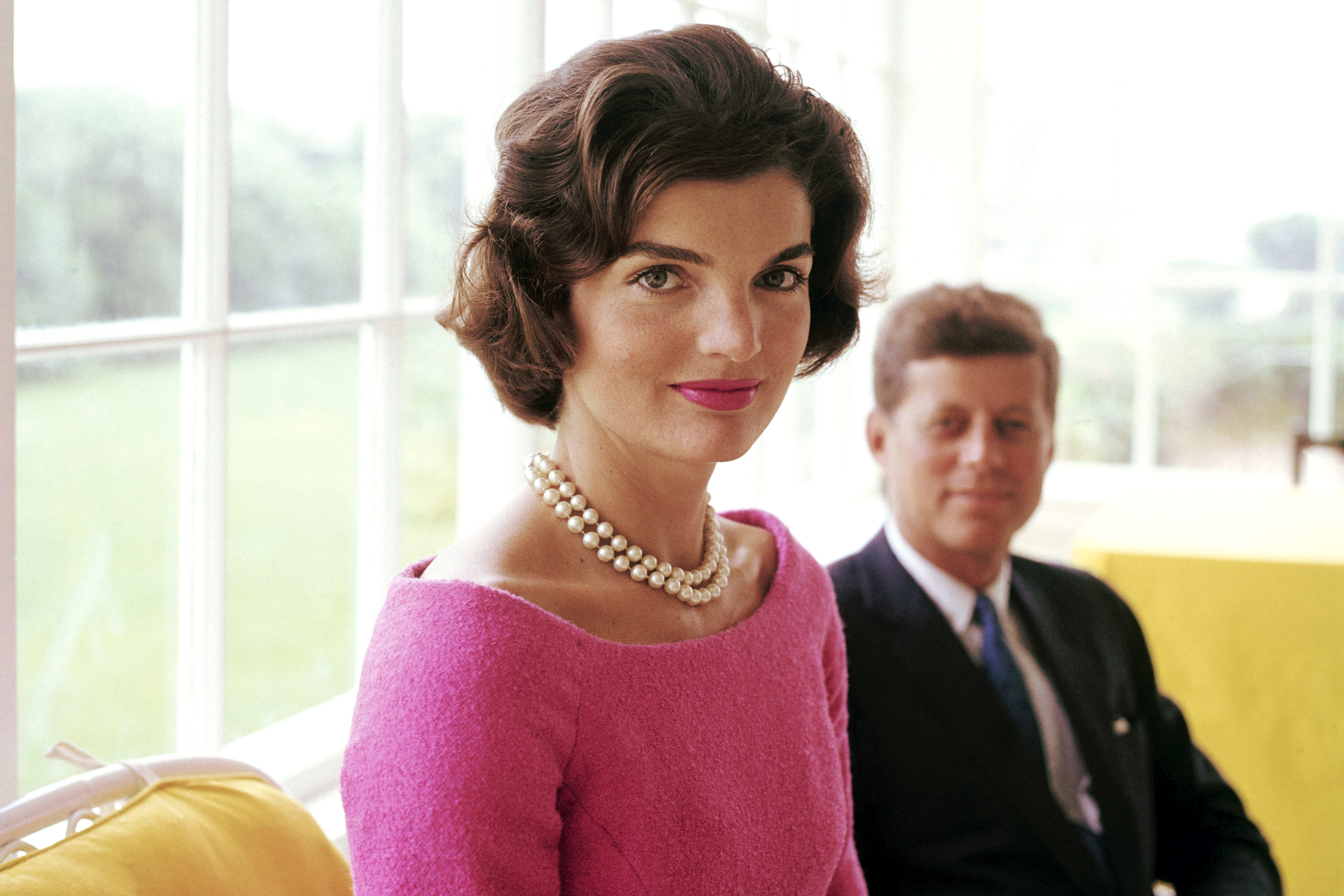 cliomakeup-storia-caschetto-114-jackie-kennedy