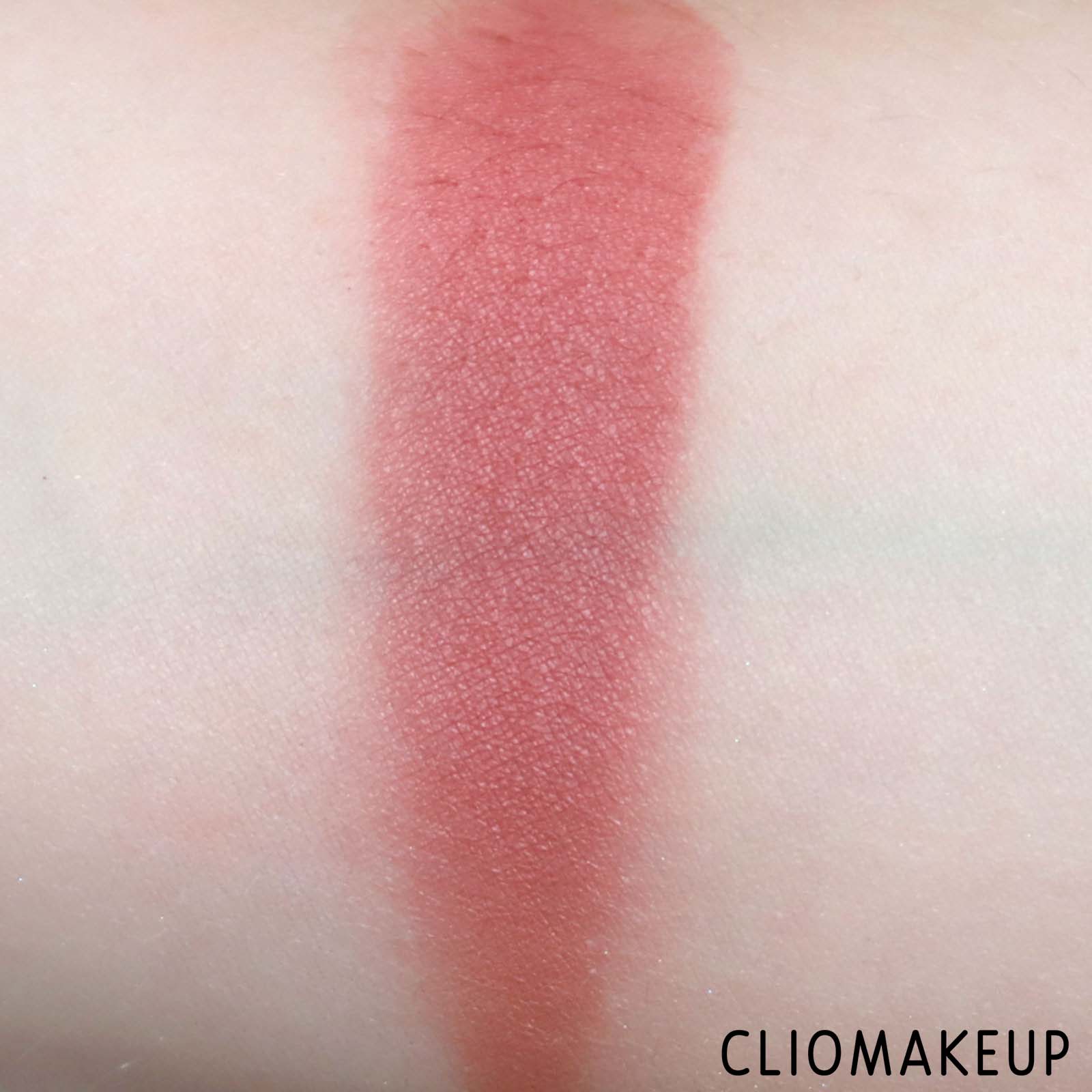 cliomakeup-recensione-blush-essence-matt-touch-blush-6