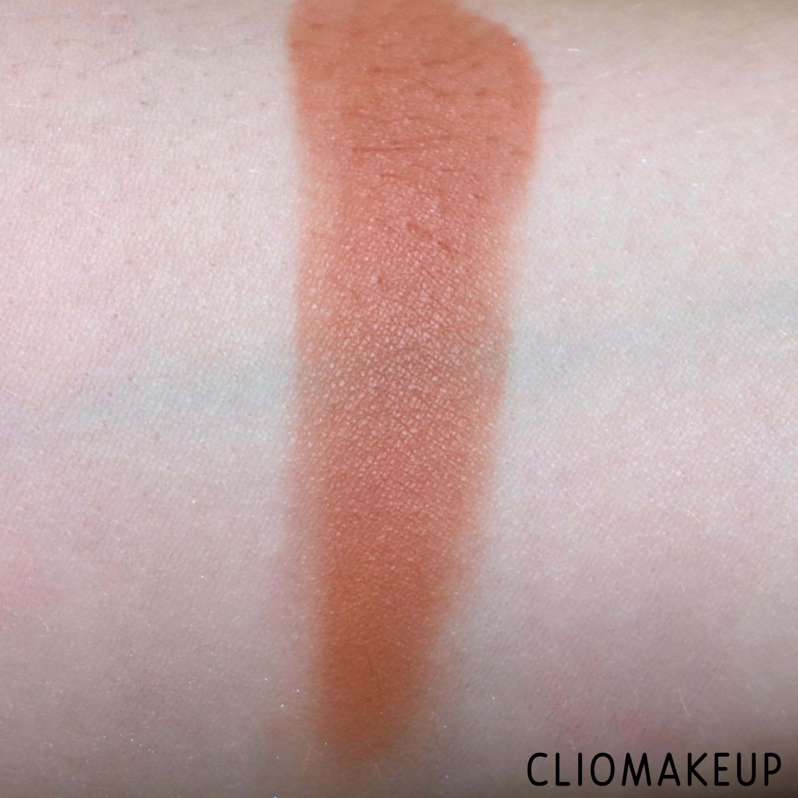 cliomakeup-recensione-blush-essence-matt-touch-blush-8