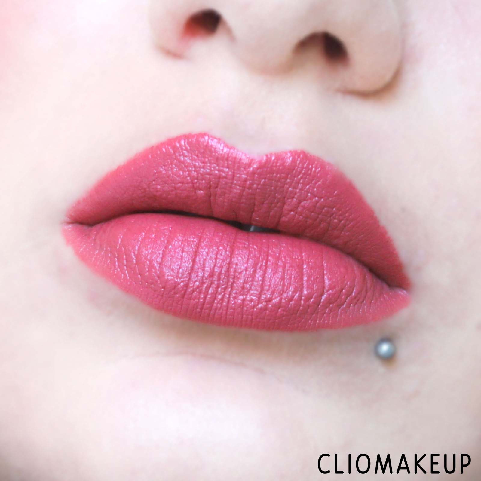 cliomakeup-recensione-rossetti-mac-shiny-pretty-thing-party-favours-mini-lipstick-nudes-12