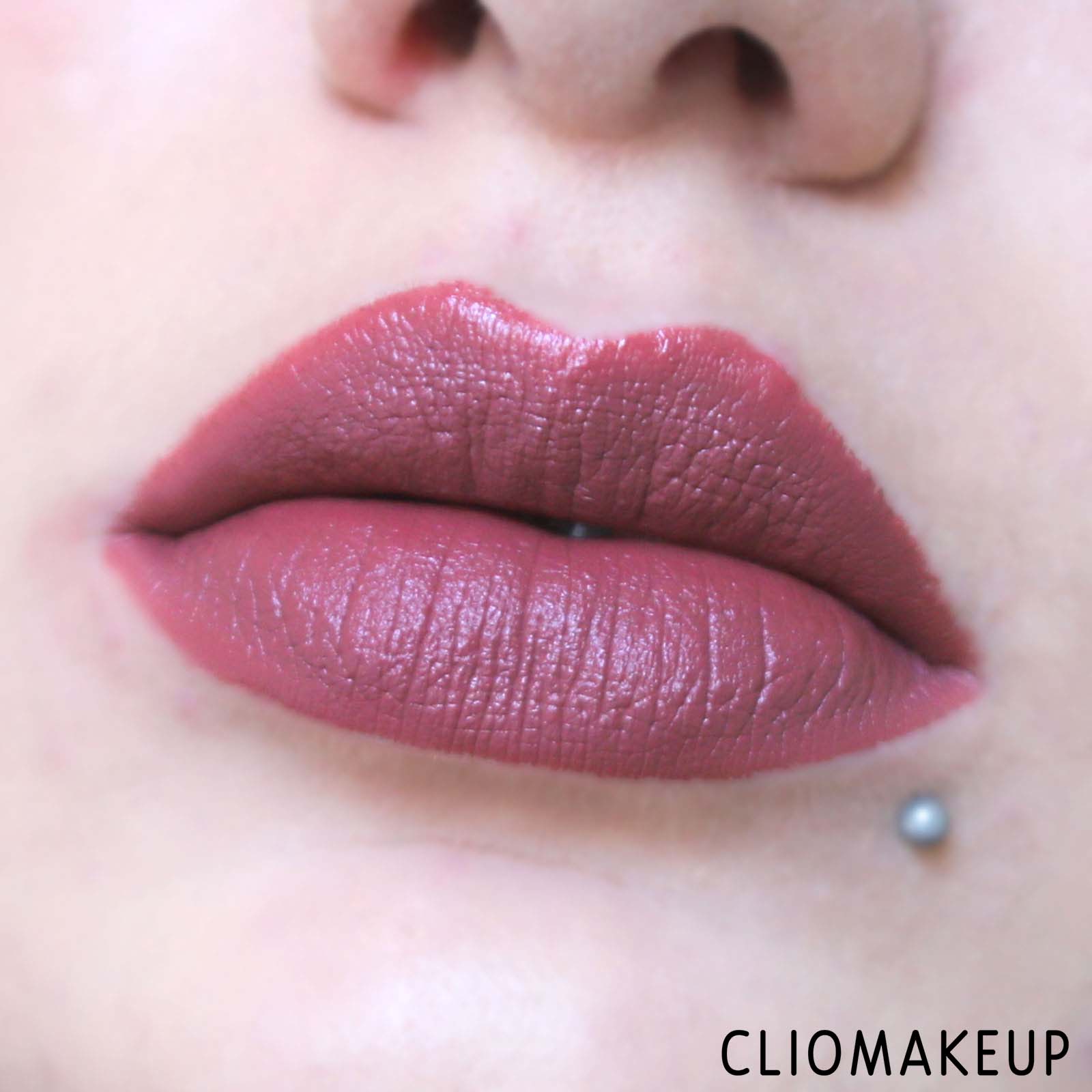 cliomakeup-recensione-rossetti-mac-shiny-pretty-thing-party-favours-mini-lipstick-nudes-14