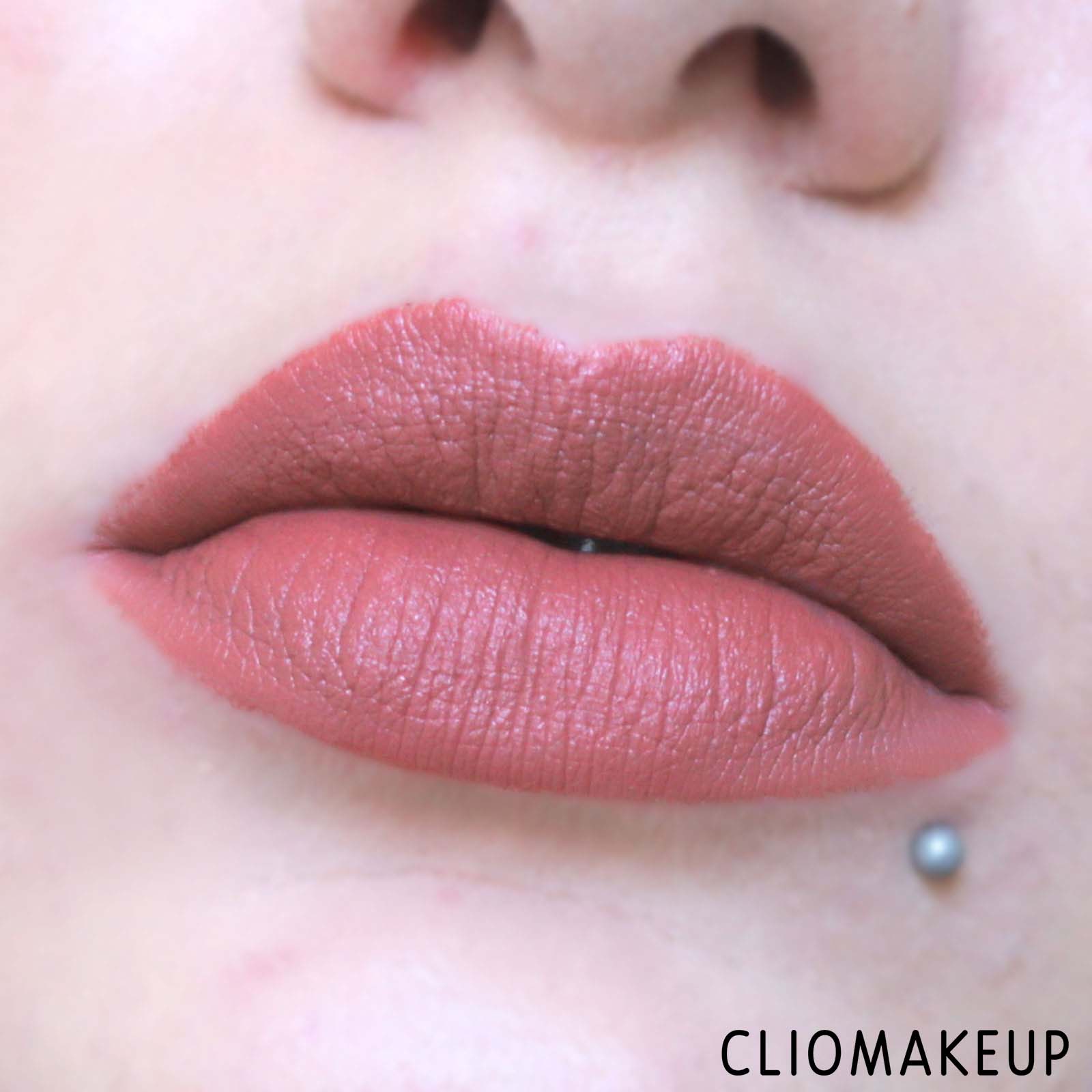 cliomakeup-recensione-rossetti-mac-shiny-pretty-thing-party-favours-mini-lipstick-nudes-16