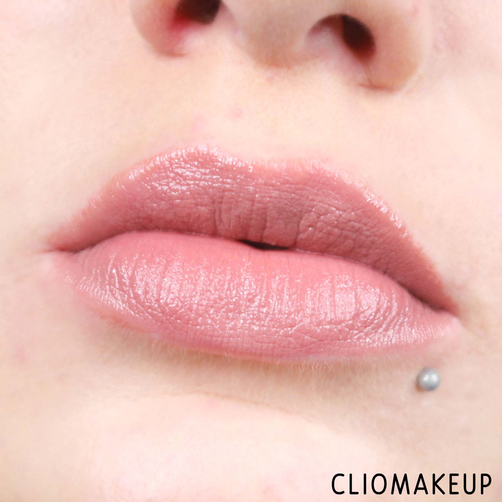 cliomakeup-recensione-rossetti-mac-shiny-pretty-thing-party-favours-mini-lipstick-nudes-19