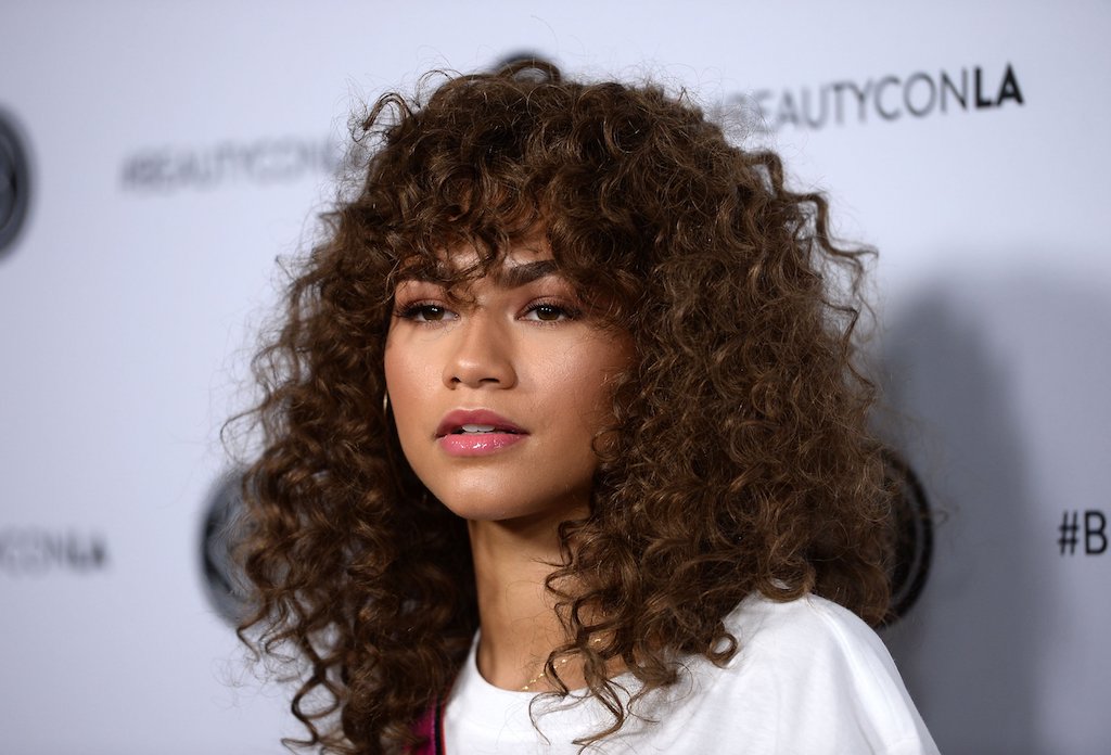 ClioMakeUp-tendenze-capelli-ricci-2019-1-zendaya