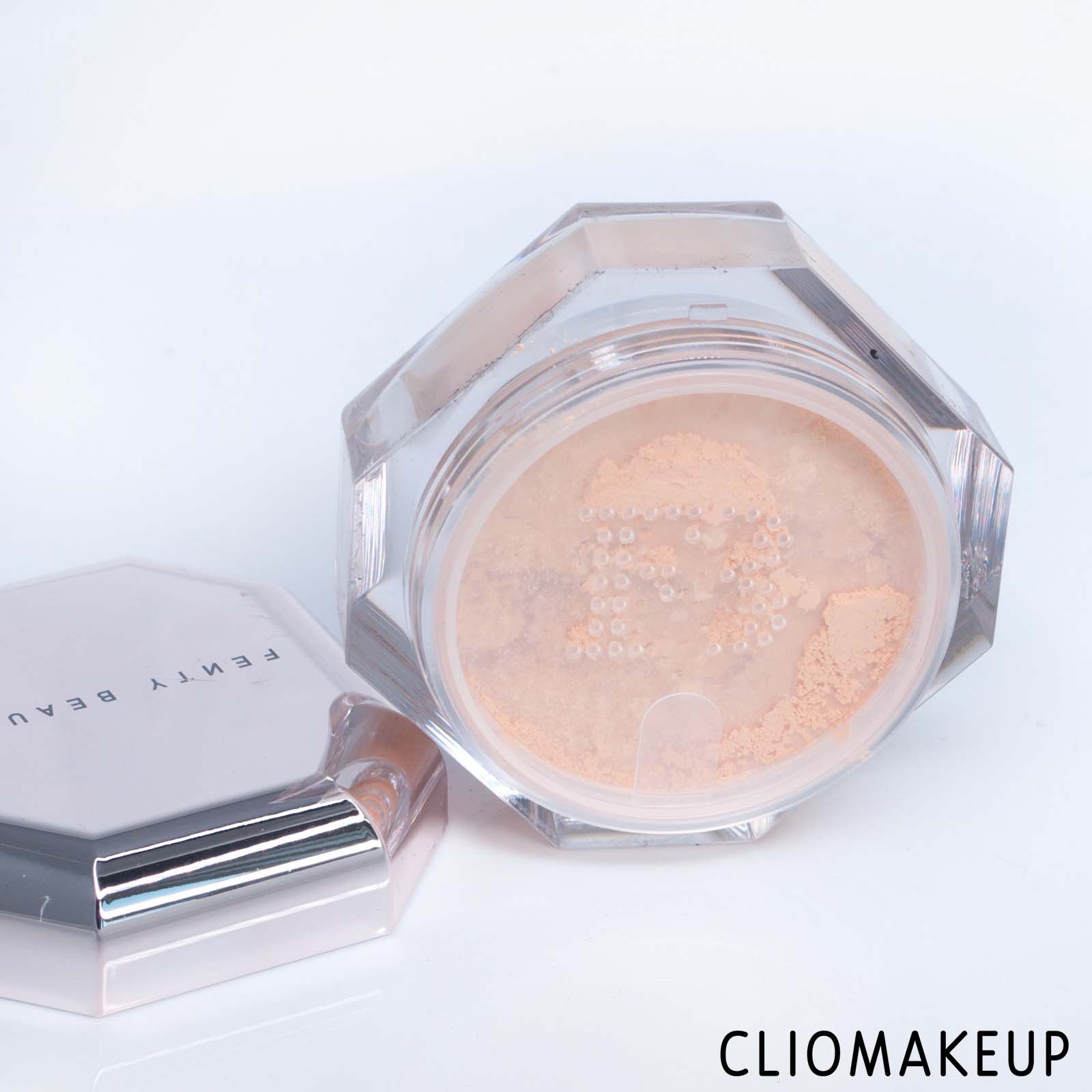 cliomakeup-recensione-cipria-fenty-beauty-pro-filt'r-instant-retouch-setting-powder-4