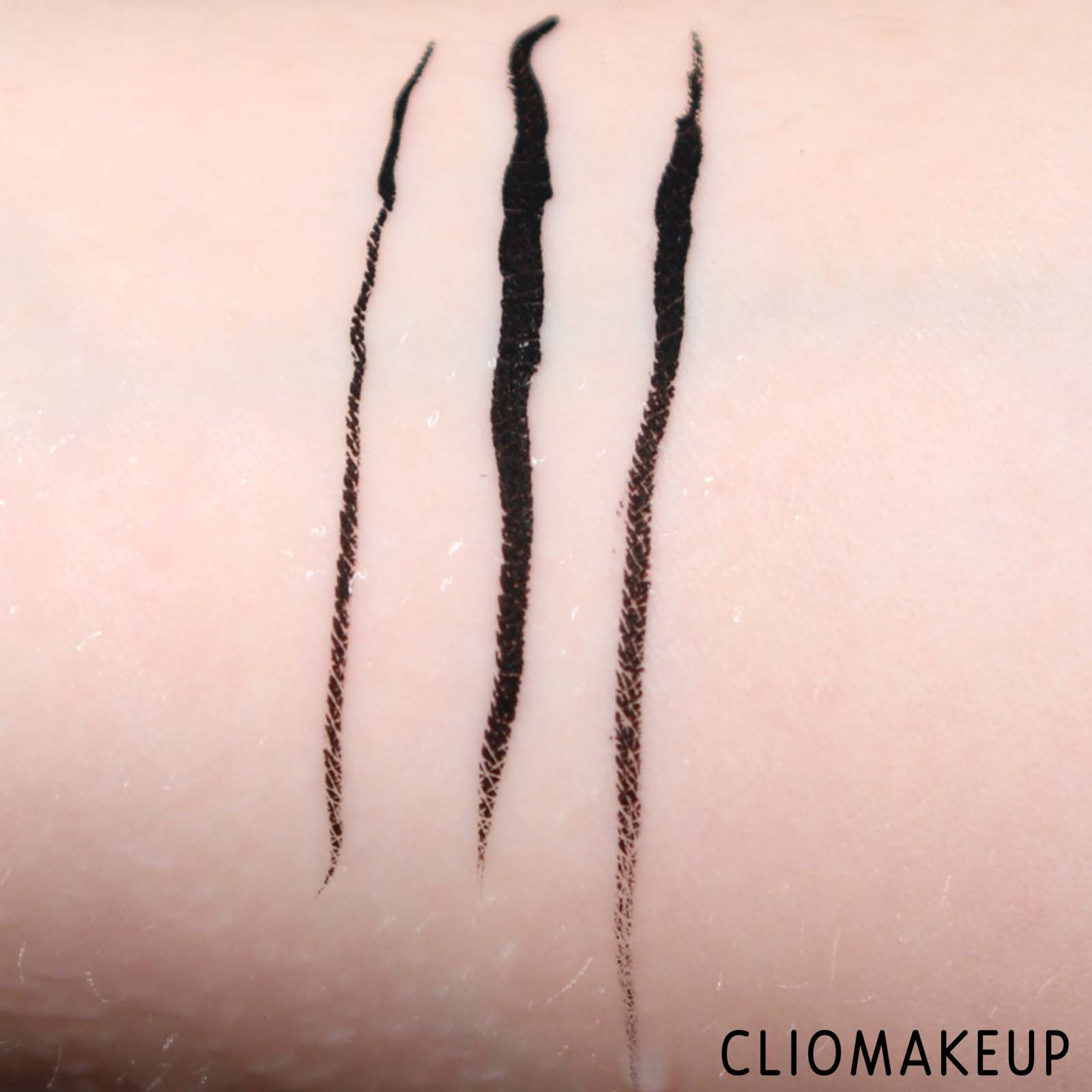 cliomakeup-recensione-eyeliner-deborah-extra-precisione-eyeliner-waterproof-8