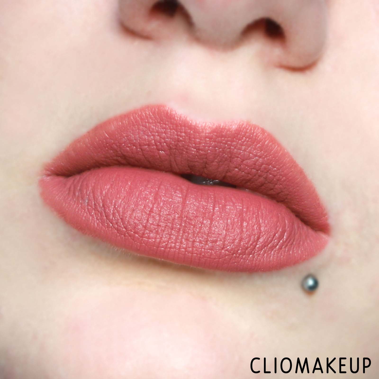 cliomakeup-recensione-fenty-beauty-mattemoiselle-plush-matte-lipstick-12