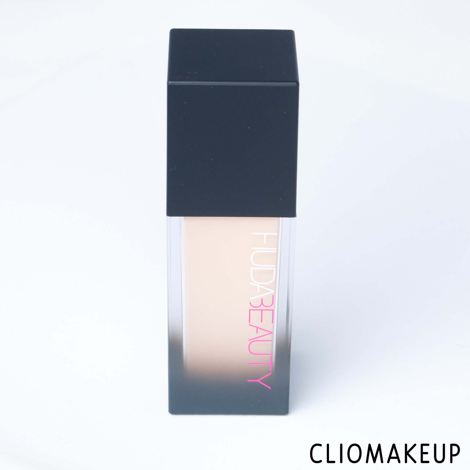 cliomakeup-recensione-fondotinta-huda-beauty-#fauxfilter-high-coverage-cream-foundation-5