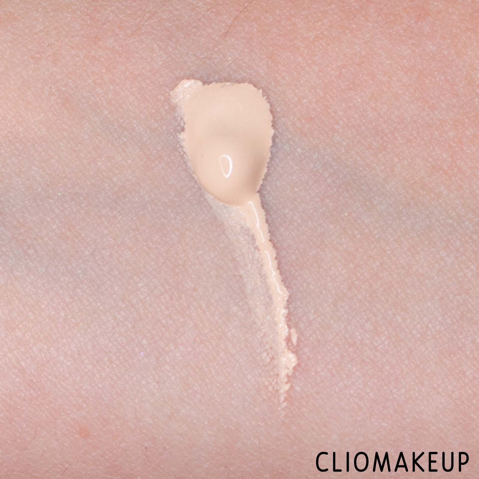 cliomakeup-recensione-fondotinta-huda-beauty-#fauxfilter-high-coverage-cream-foundation-7