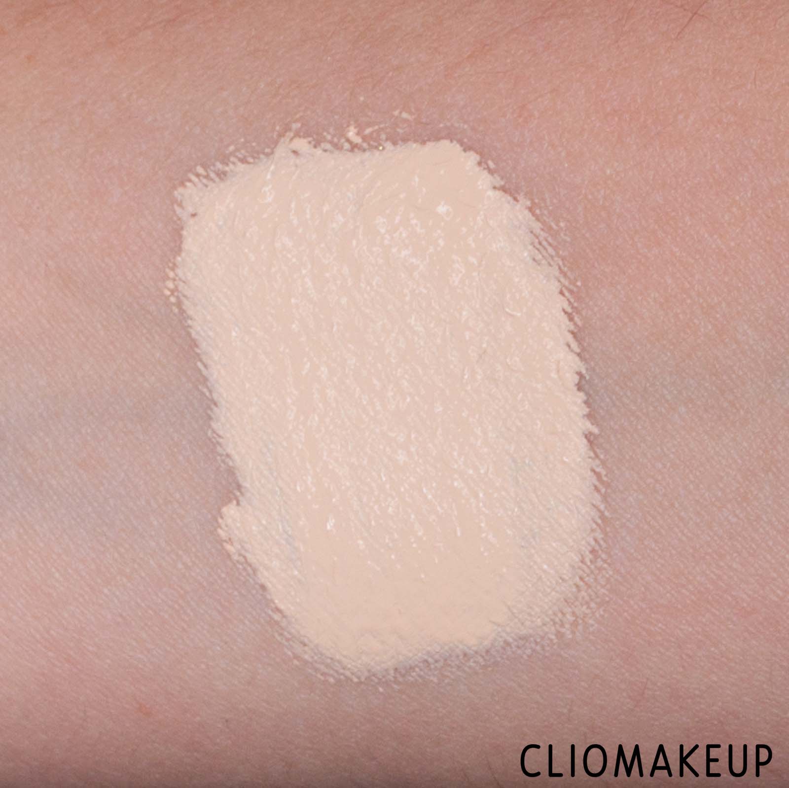 cliomakeup-recensione-fondotinta-huda-beauty-#fauxfilter-high-coverage-cream-foundation-9