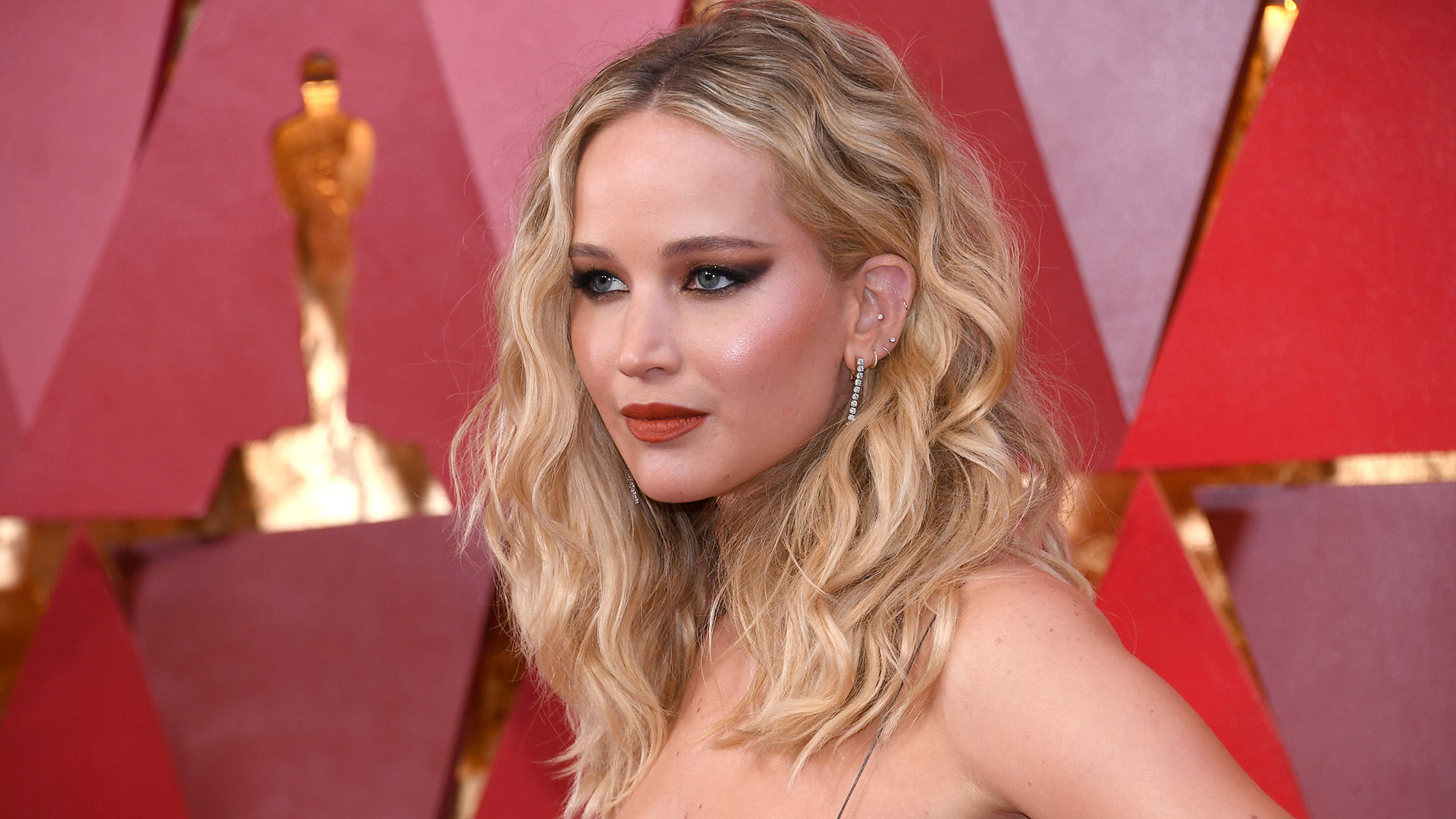 cliomakeup-migliori-look-2018-17-jennifer-lawrence-oscar-2018