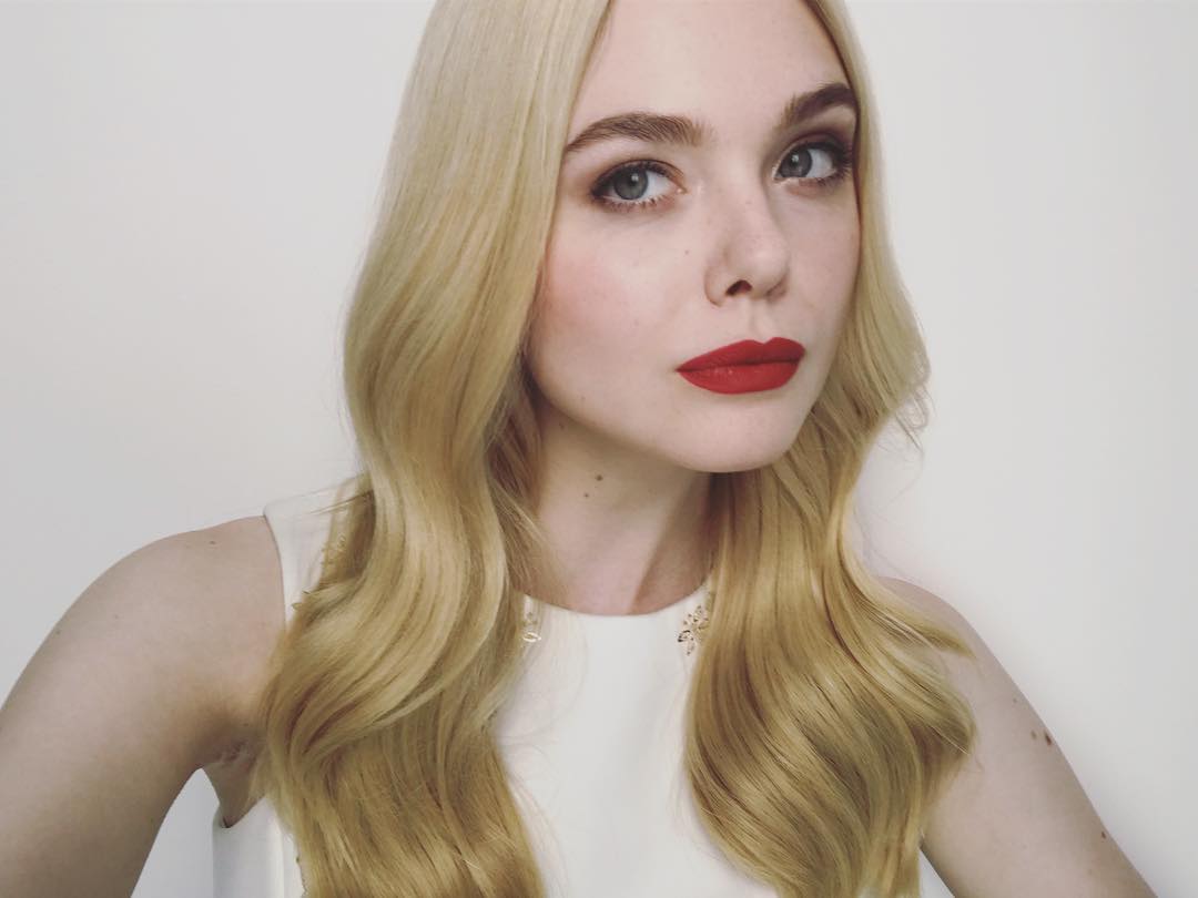 cliomakeup-tendenze-capelli-lunghi-2019-6-elle-fanning