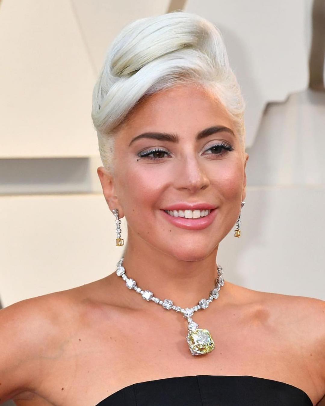 cliomakeup-look-oscar-2019-4-lady-gaga-tiffany