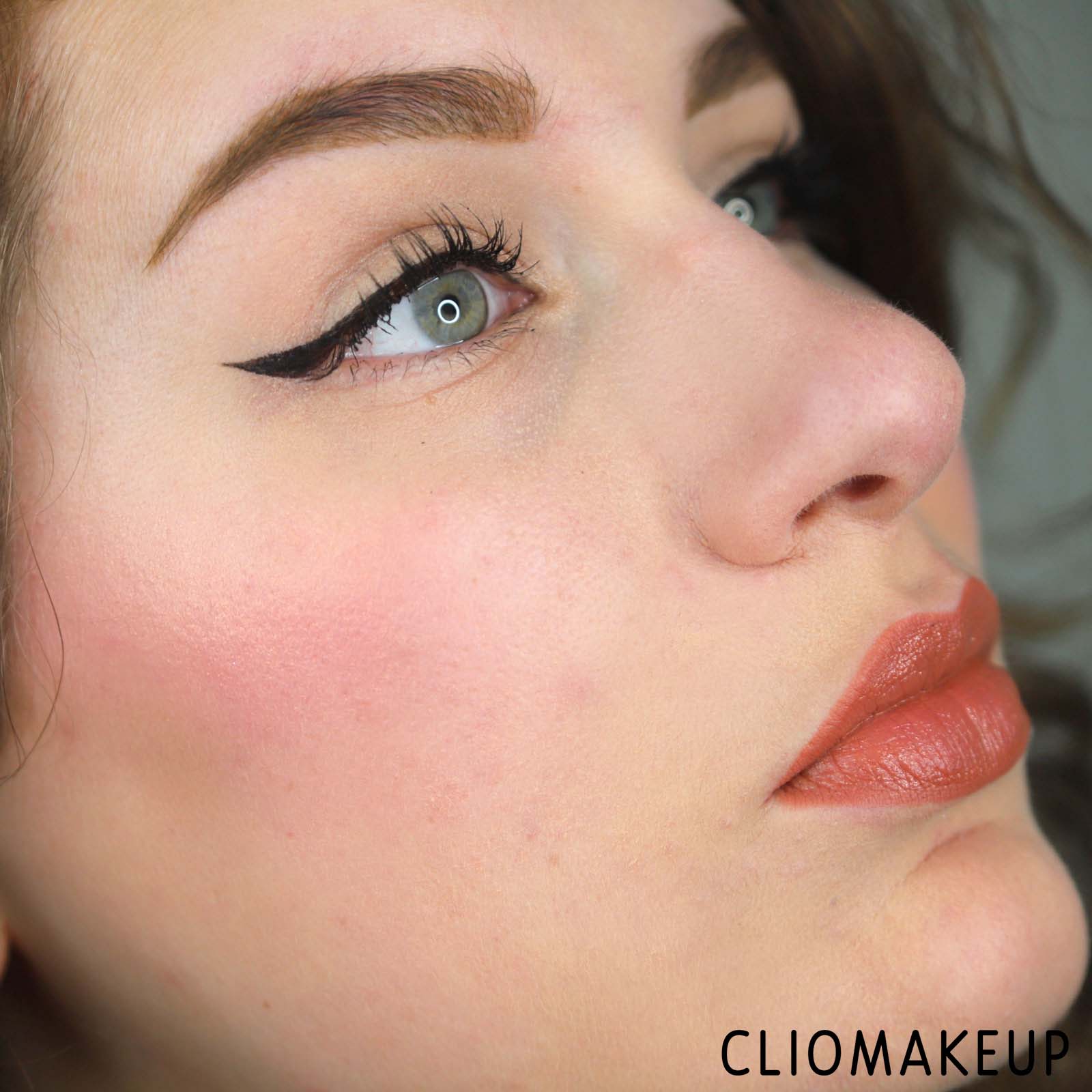 cliomakeup-recensione-blush-kiko-sweetheart-baked-blush-15