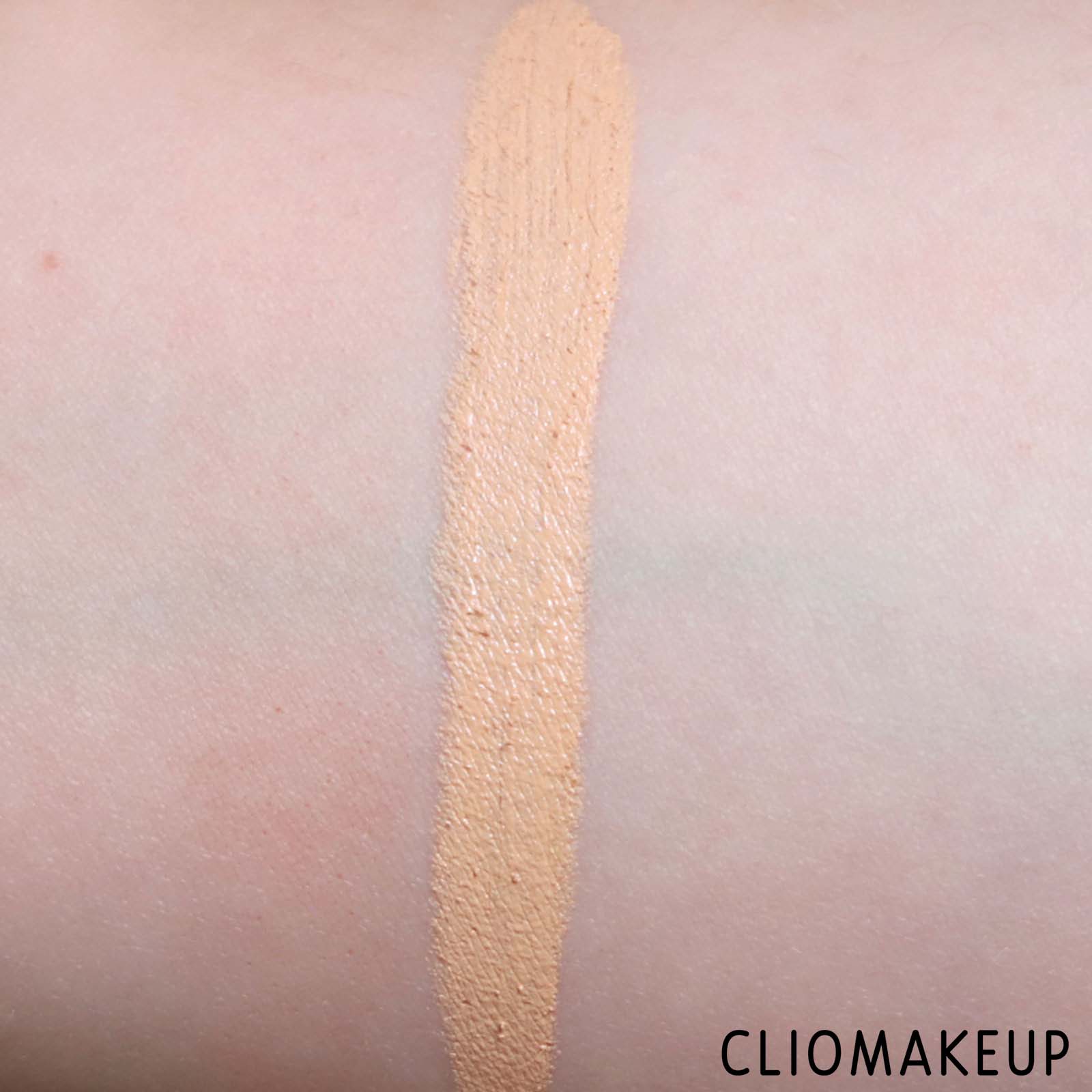 cliomakeup-recensione-correttore-wycon-glowing-concealer-6