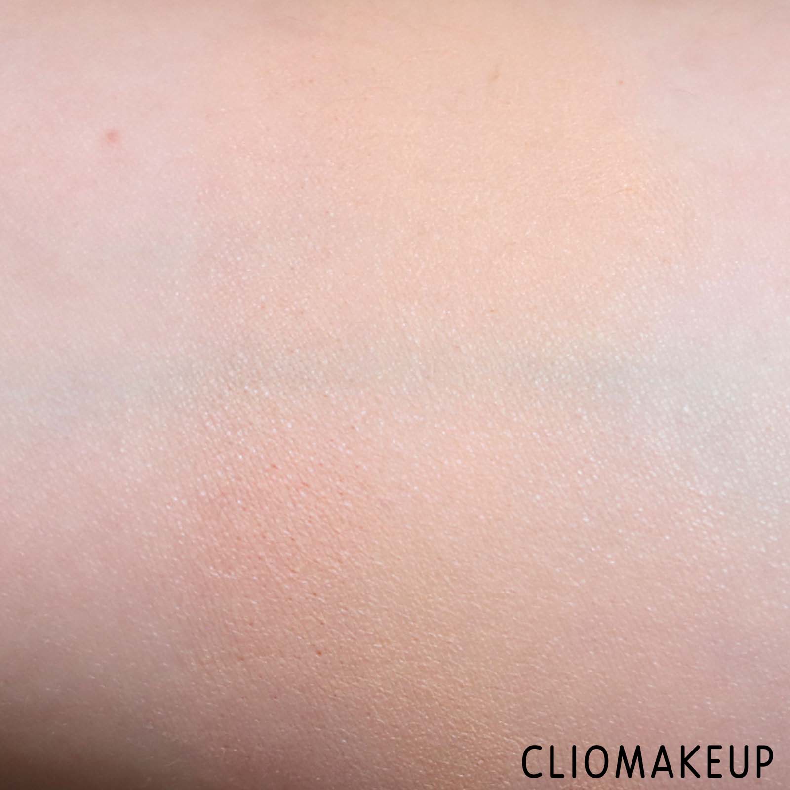 cliomakeup-recensione-correttore-wycon-glowing-concealer-8