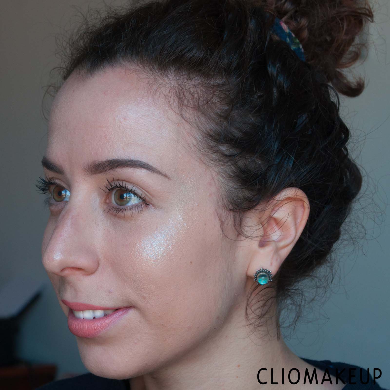 cliomakeup-recensione-illuminante-nyx-a-bit-jelly-gel-illuminator-10