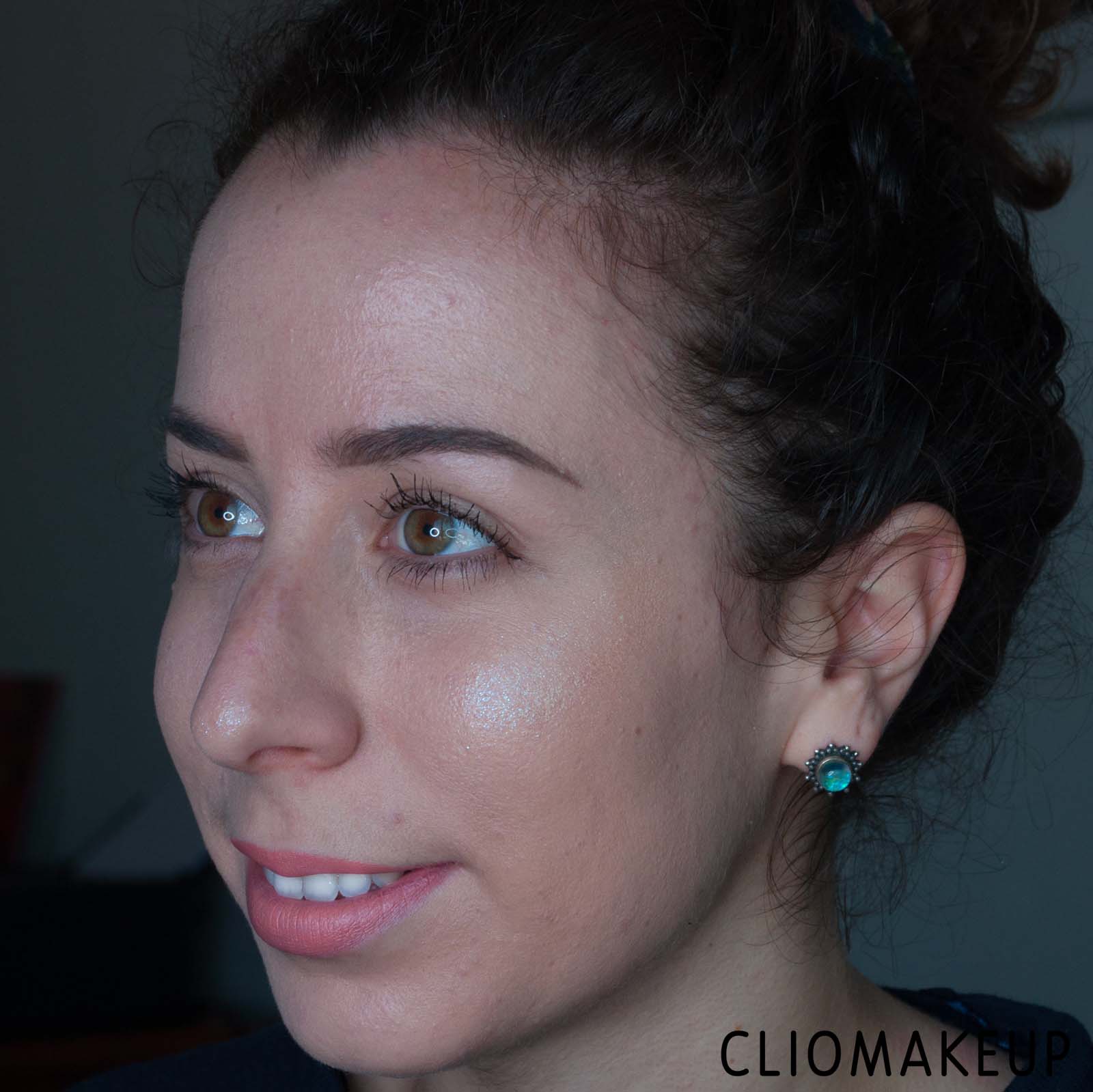 cliomakeup-recensione-illuminante-nyx-a-bit-jelly-gel-illuminator-11