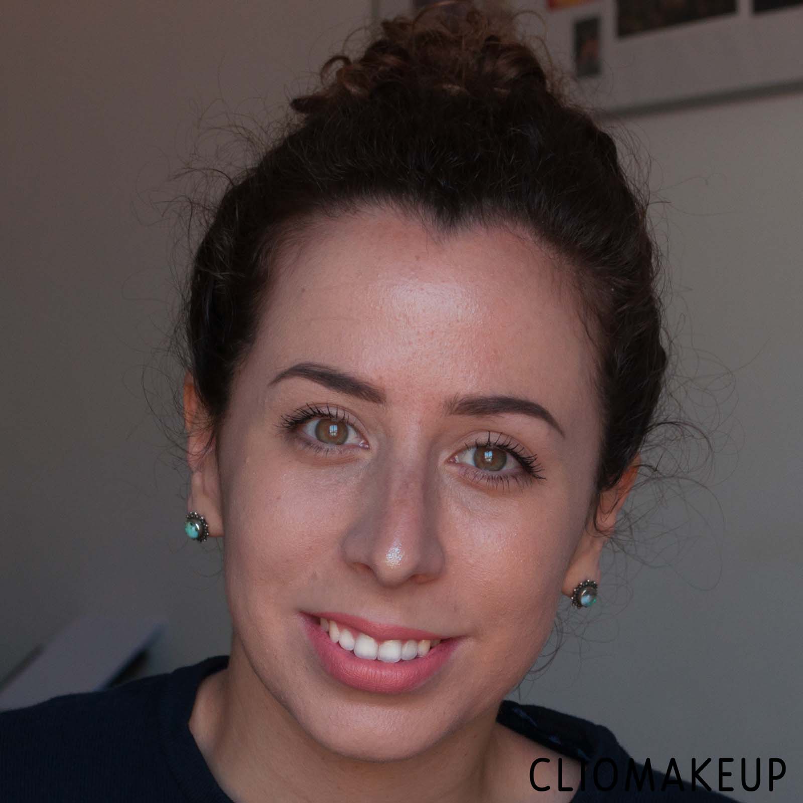 cliomakeup-recensione-illuminante-nyx-a-bit-jelly-gel-illuminator-12