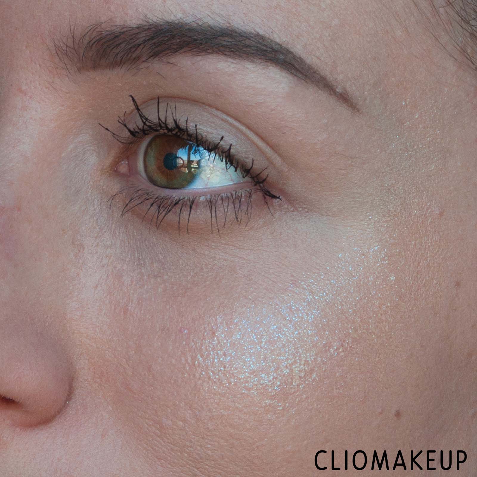 cliomakeup-recensione-illuminante-nyx-a-bit-jelly-gel-illuminator-14