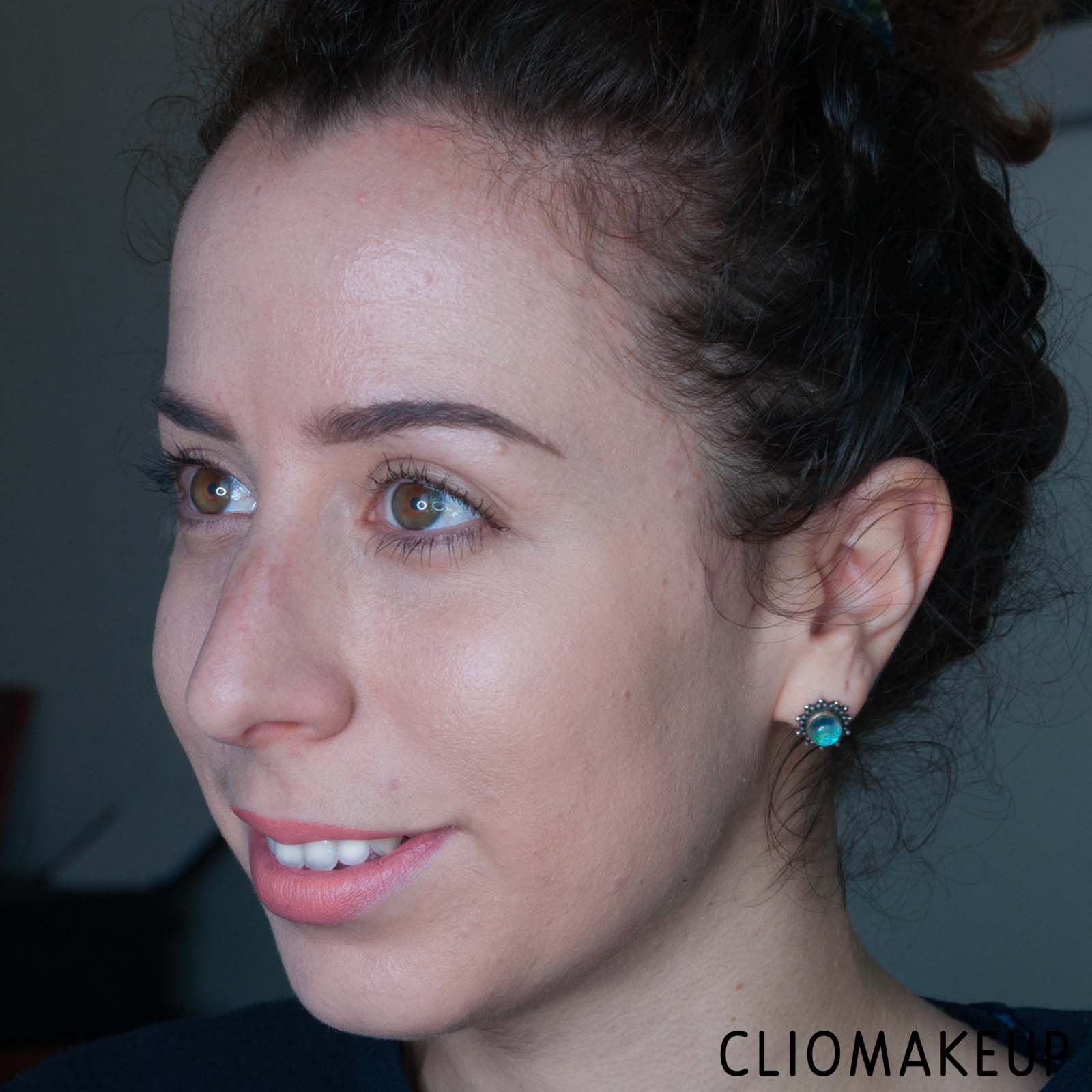 cliomakeup-recensione-illuminante-nyx-a-bit-jelly-gel-illuminator-9