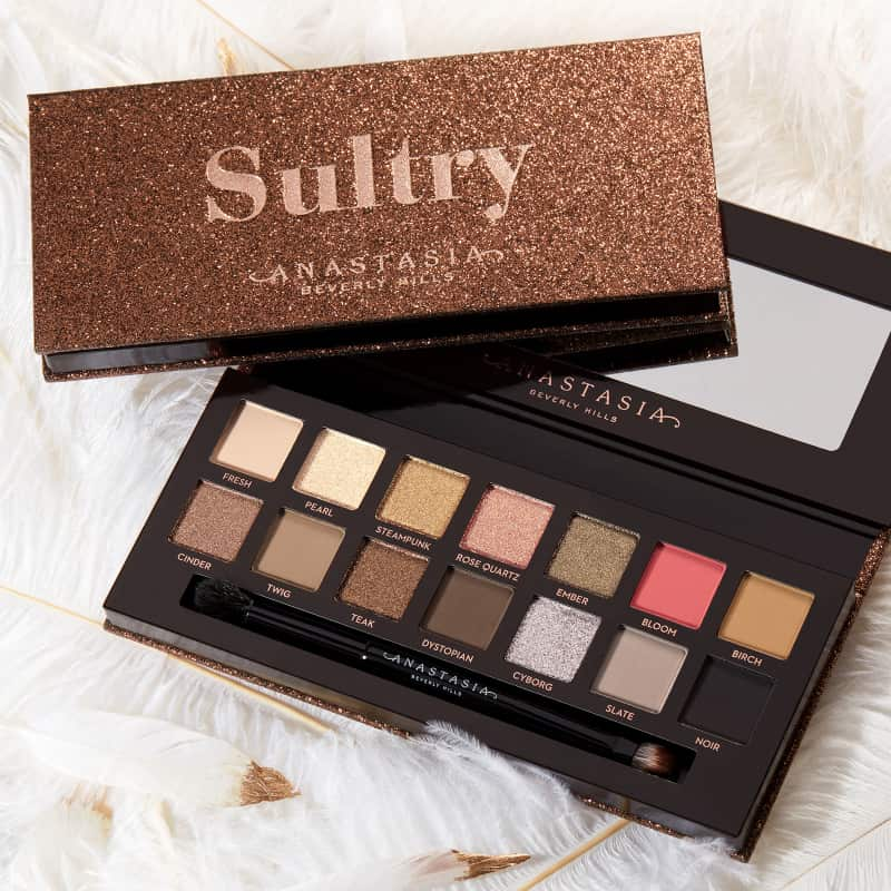 cliomakeup-terrificanti-avventure-sabrina-netflix-beauty-looks-24-anastasia-beverly-hills-sultry-palette