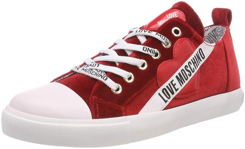 ClioMakeUp-vestiti-rossi-23-sneakers-love-moschino-amazon.jpg