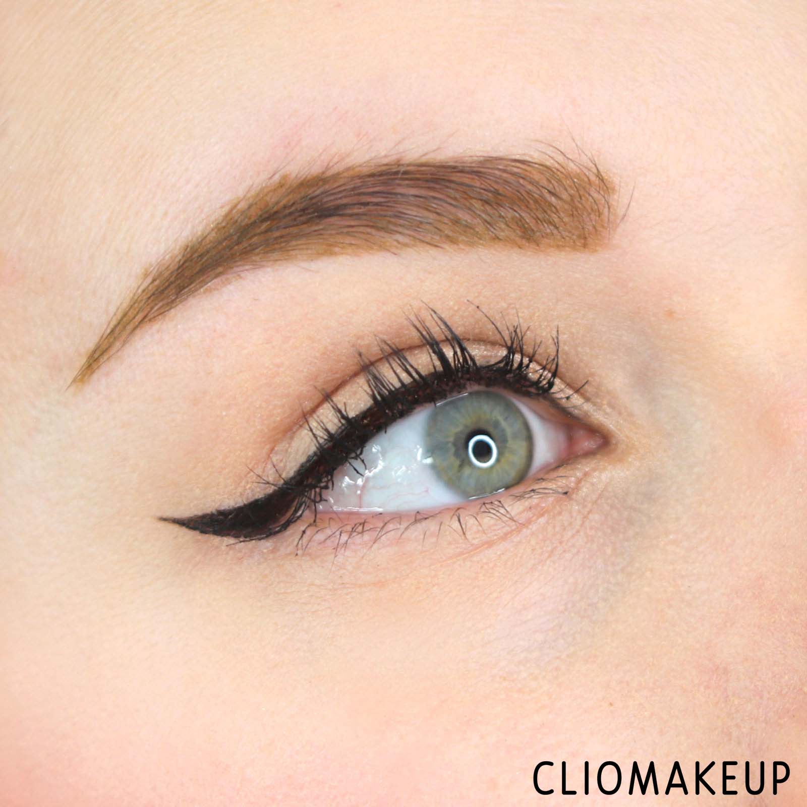 cliomakeup-recensione-eyeliner-essence-superfine-eyeliner-pen-14