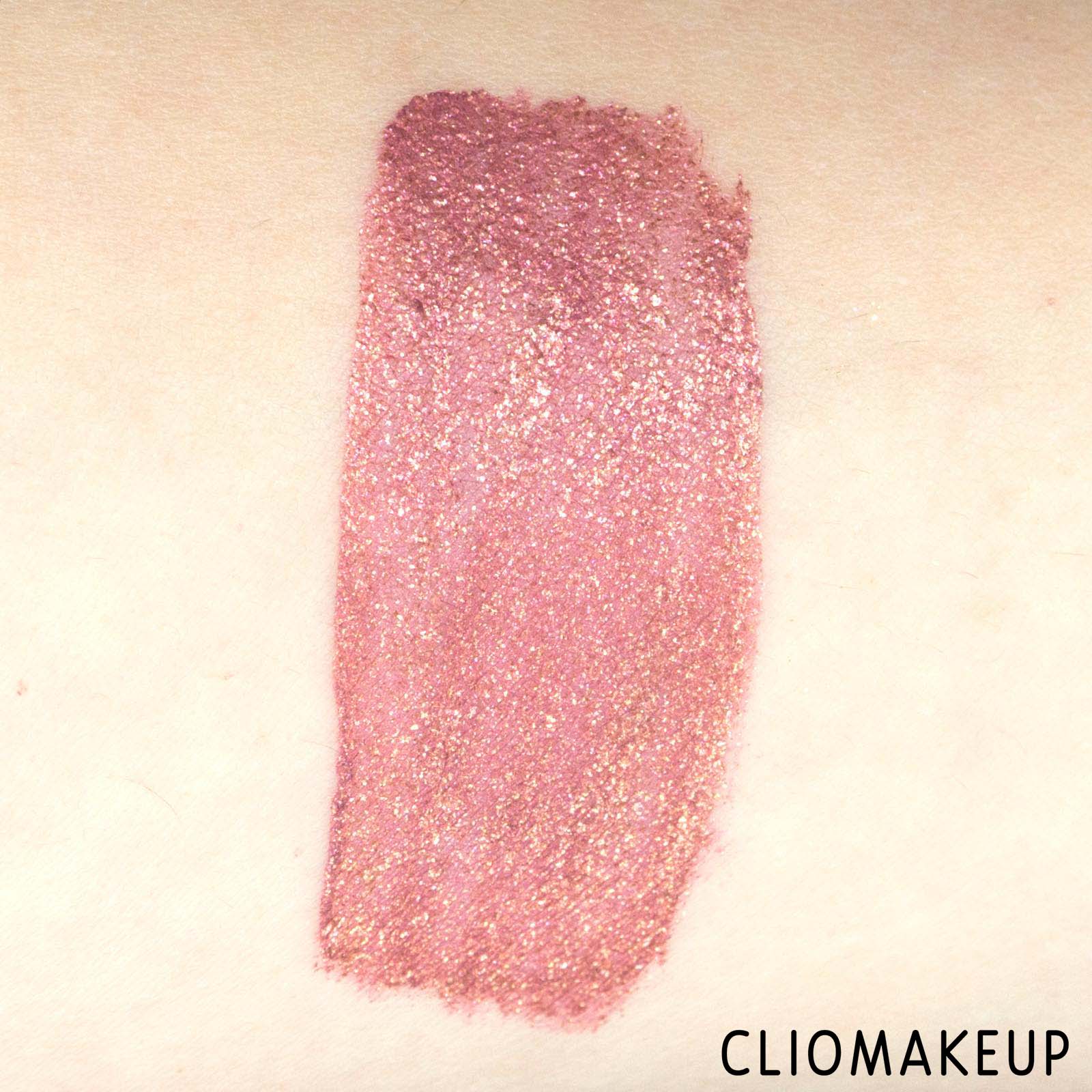 cliomakeup-recensione-rossetto-liquido-kat-von-d-everlasting-glimmer-veil-lolita-7