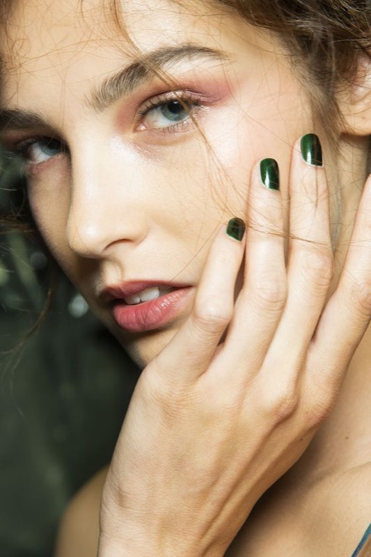 cliomakeup-unghie-primavera-2019-14-smalto-verde