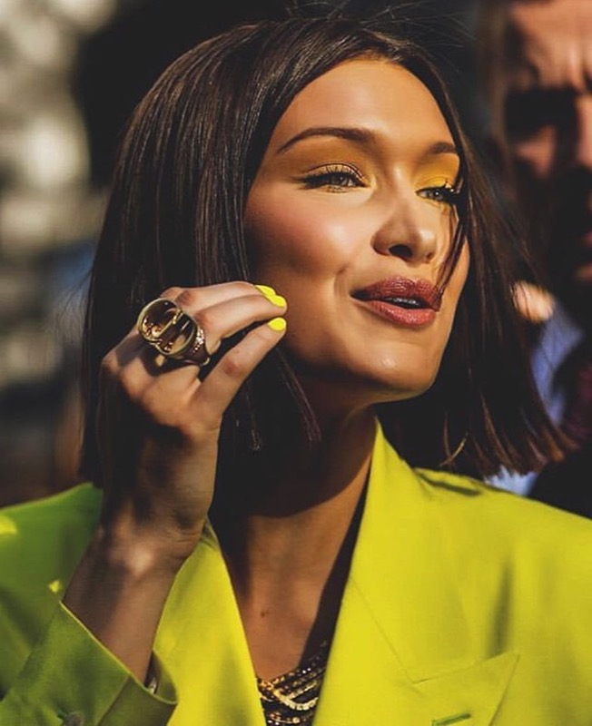 cliomakeup-unghie-primavera-2019-19-bella-hadid-fluo