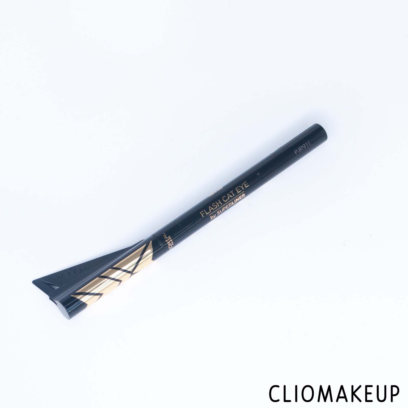 cliomakeup-recensione-eyeliner-l'oreal-flash-cat-eye-by-superliner-2