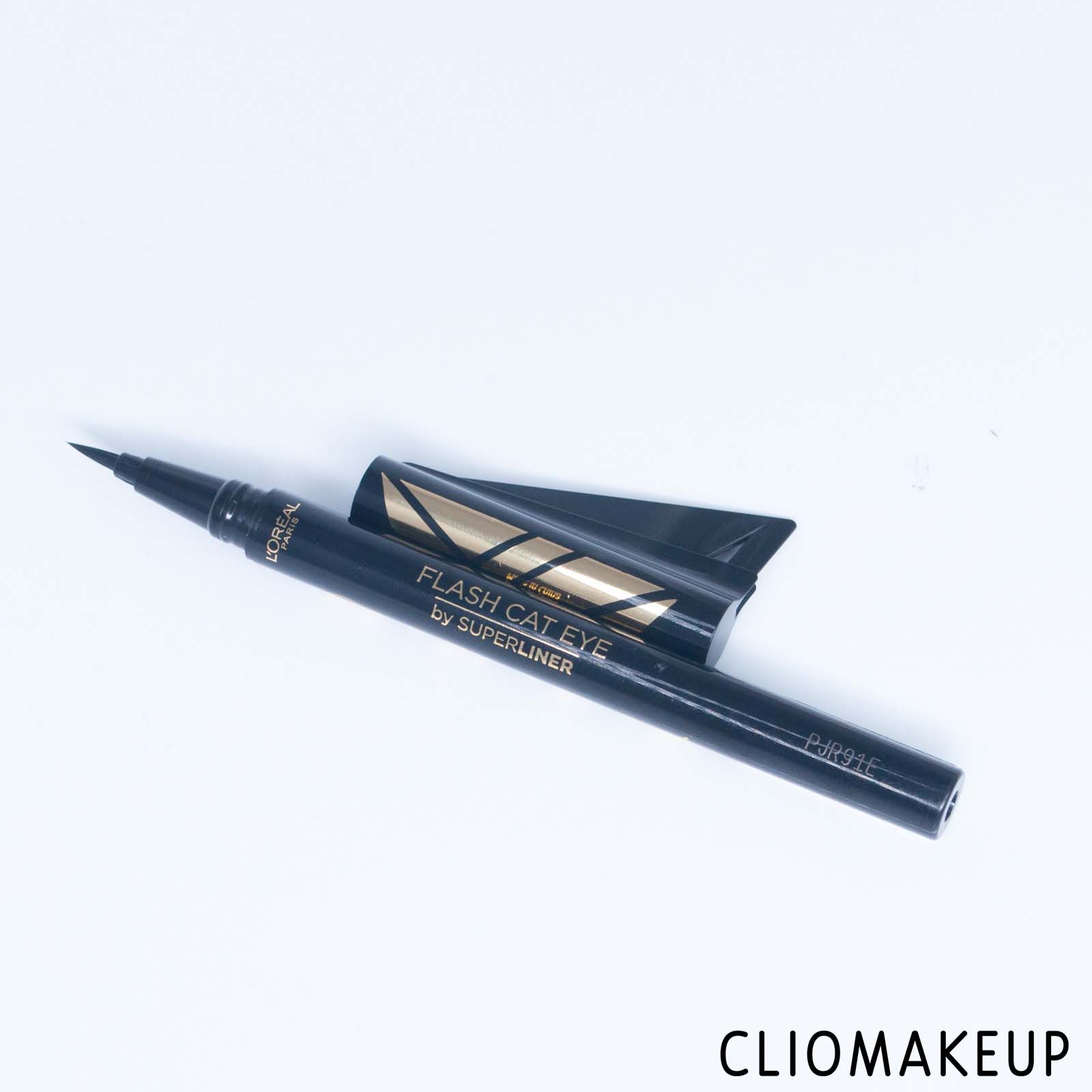 cliomakeup-recensione-eyeliner-l'oreal-flash-cat-eye-by-superliner-5