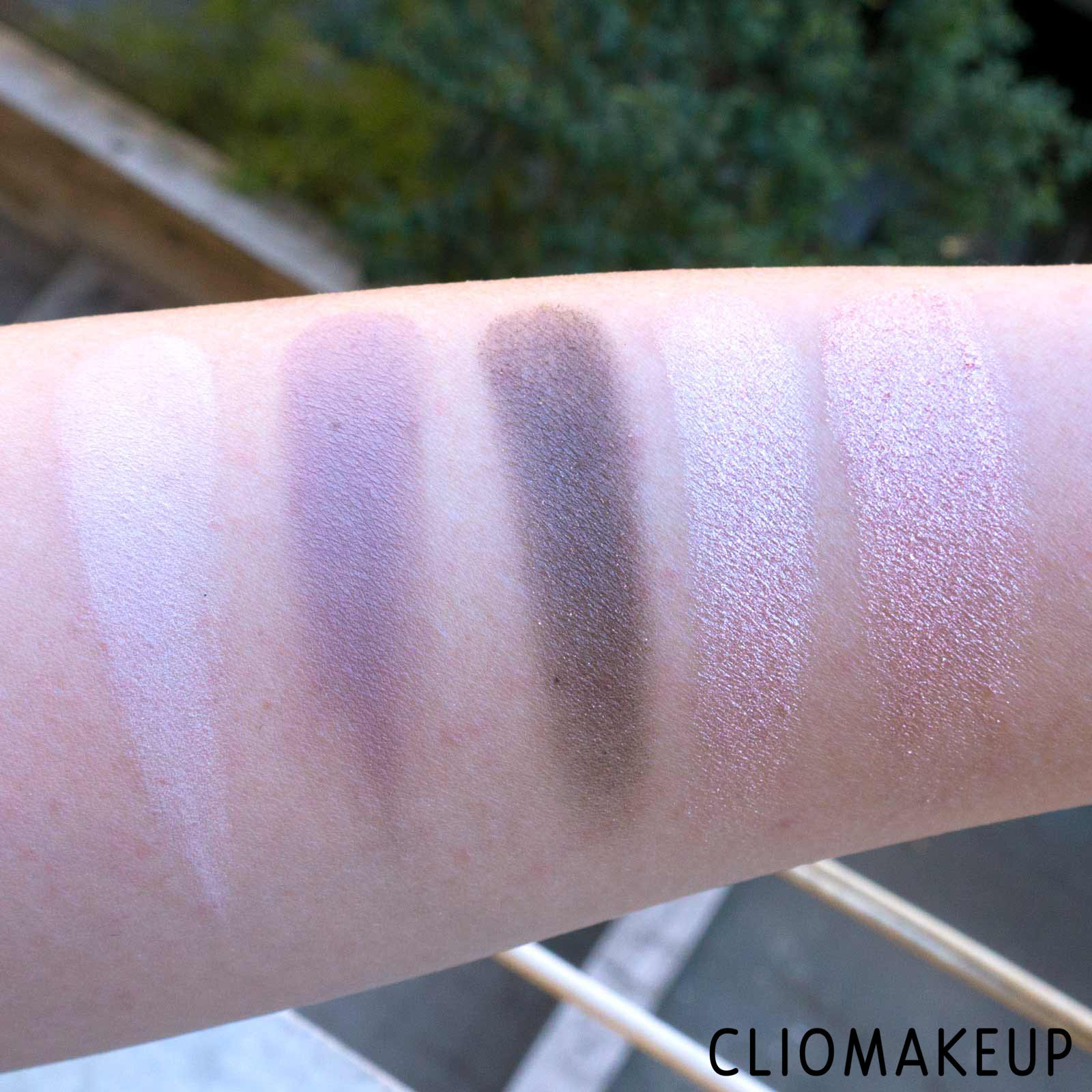 cliomakeup-recensione-palette-essence-blushed-eyeshadow-palette-8