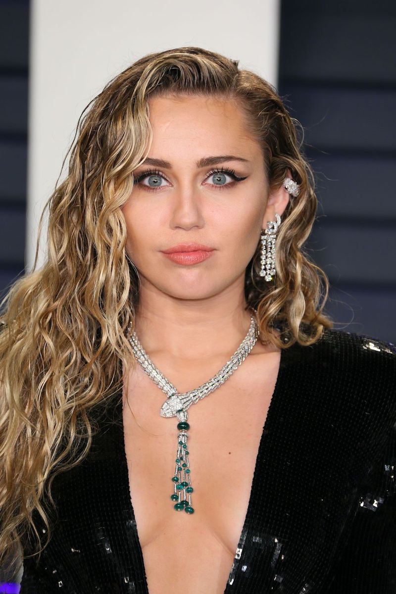 cliomakeup-acconciature-sexy-per-capelli-lunghi-16-miley