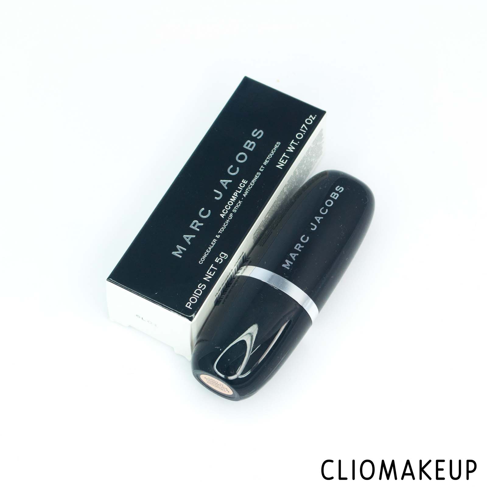 cliomakeup-recensione-correttore-marc-jacobs-accomplice-concealer-e-touch-up-stick-4