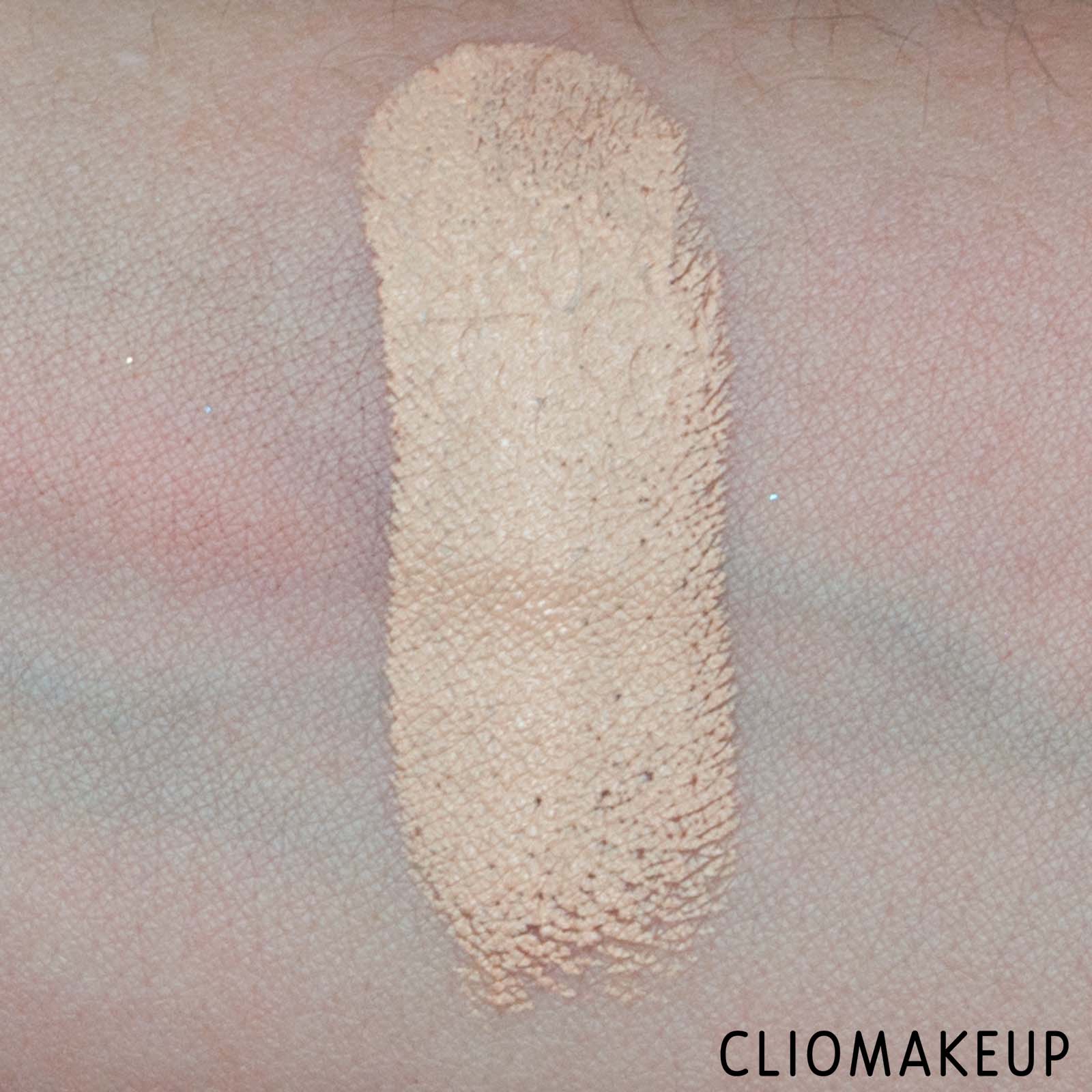 cliomakeup-recensione-correttore-marc-jacobs-accomplice-concealer-e-touch-up-stick-7