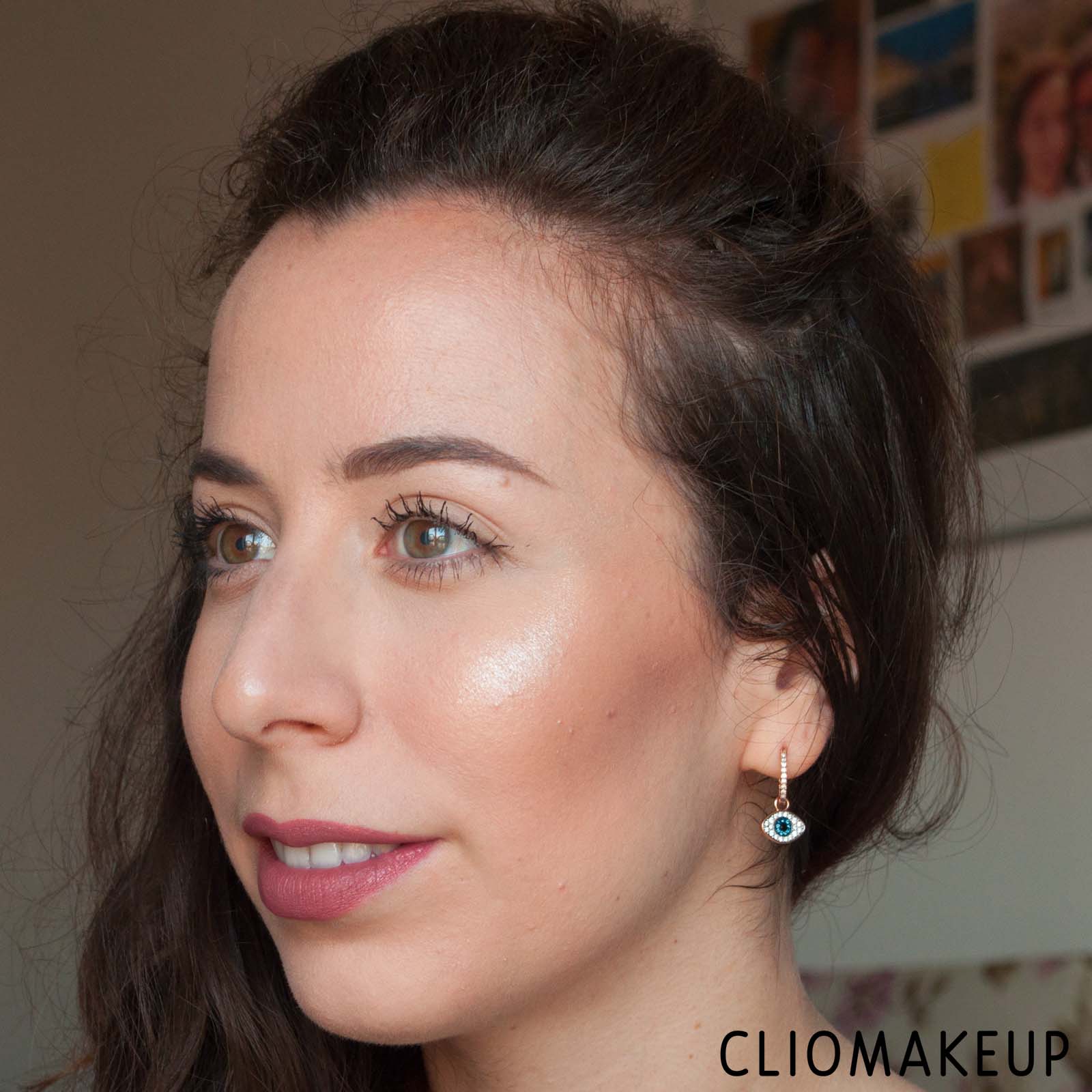 cliomakeup-recensione-illuminante-wycon-baked-highlighter-strobe-light-10