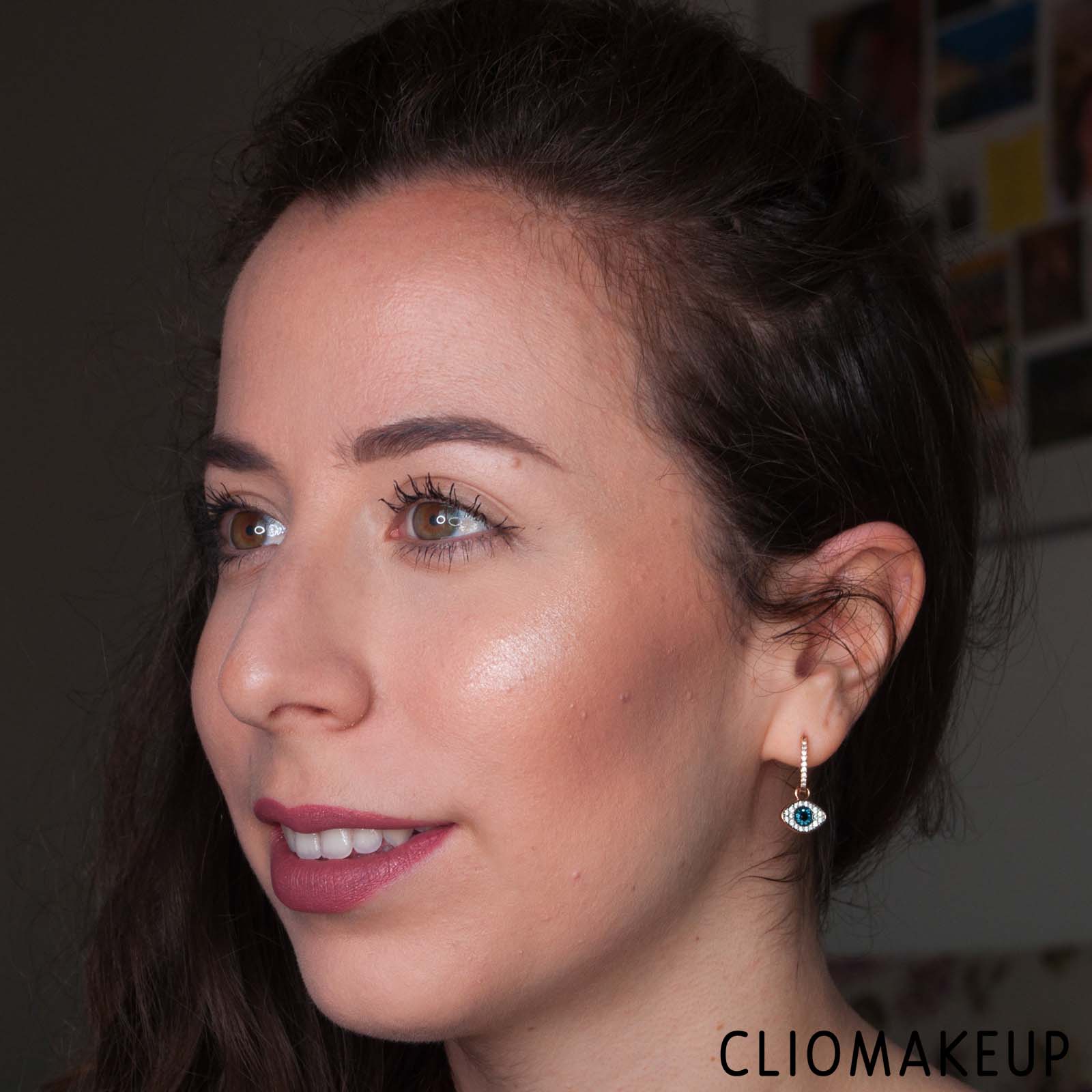 cliomakeup-recensione-illuminante-wycon-baked-highlighter-strobe-light-11