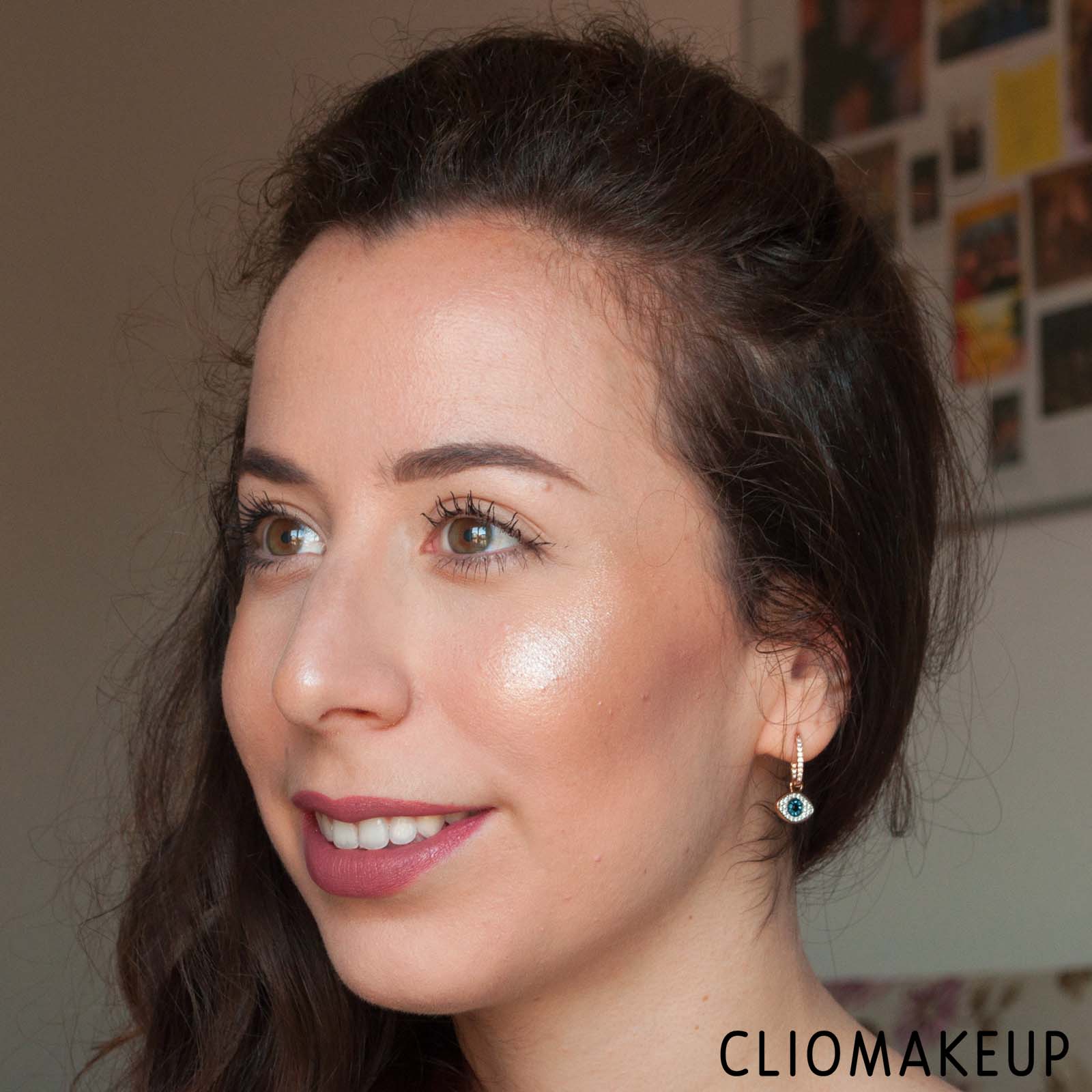 cliomakeup-recensione-illuminante-wycon-baked-highlighter-strobe-light-12