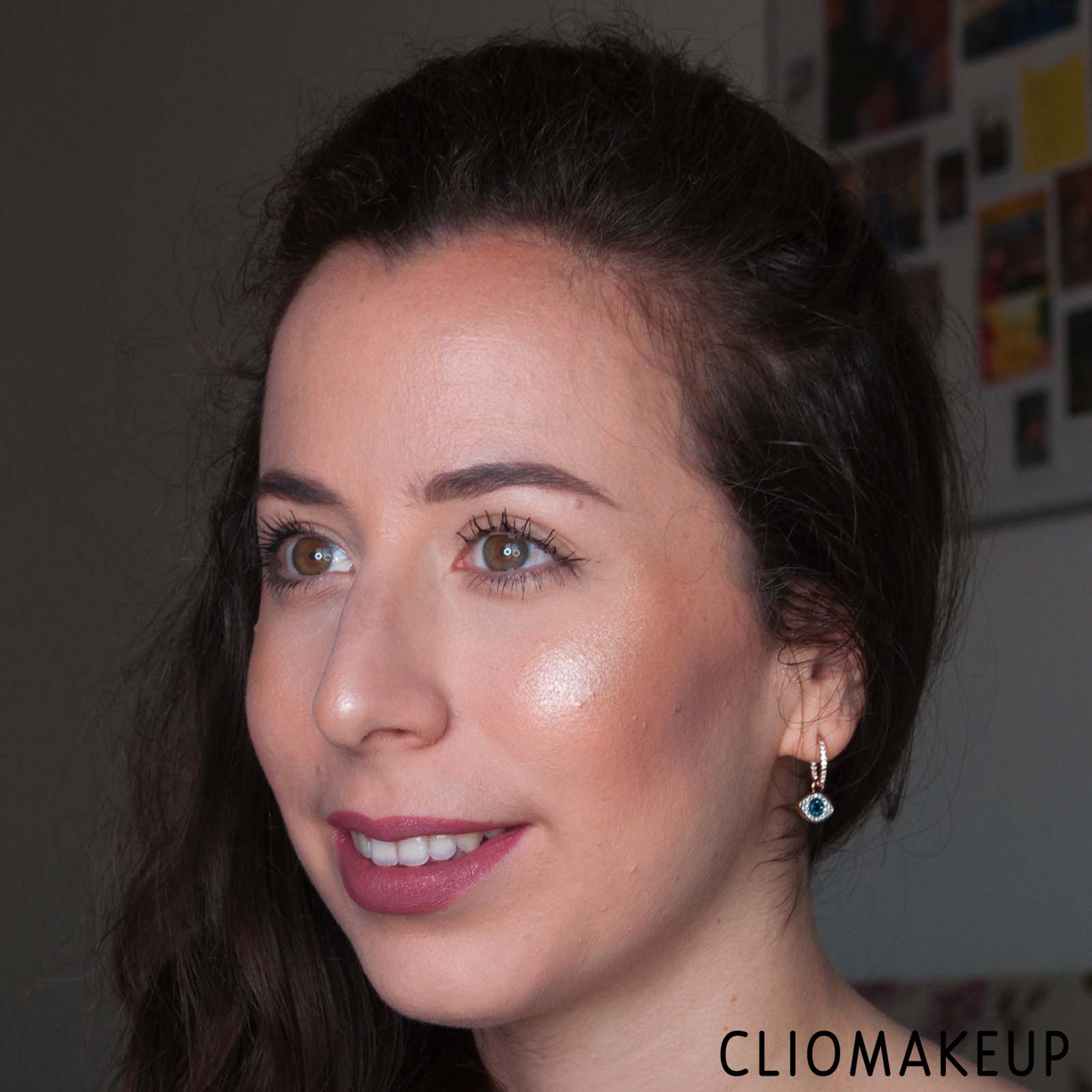 cliomakeup-recensione-illuminante-wycon-baked-highlighter-strobe-light-13